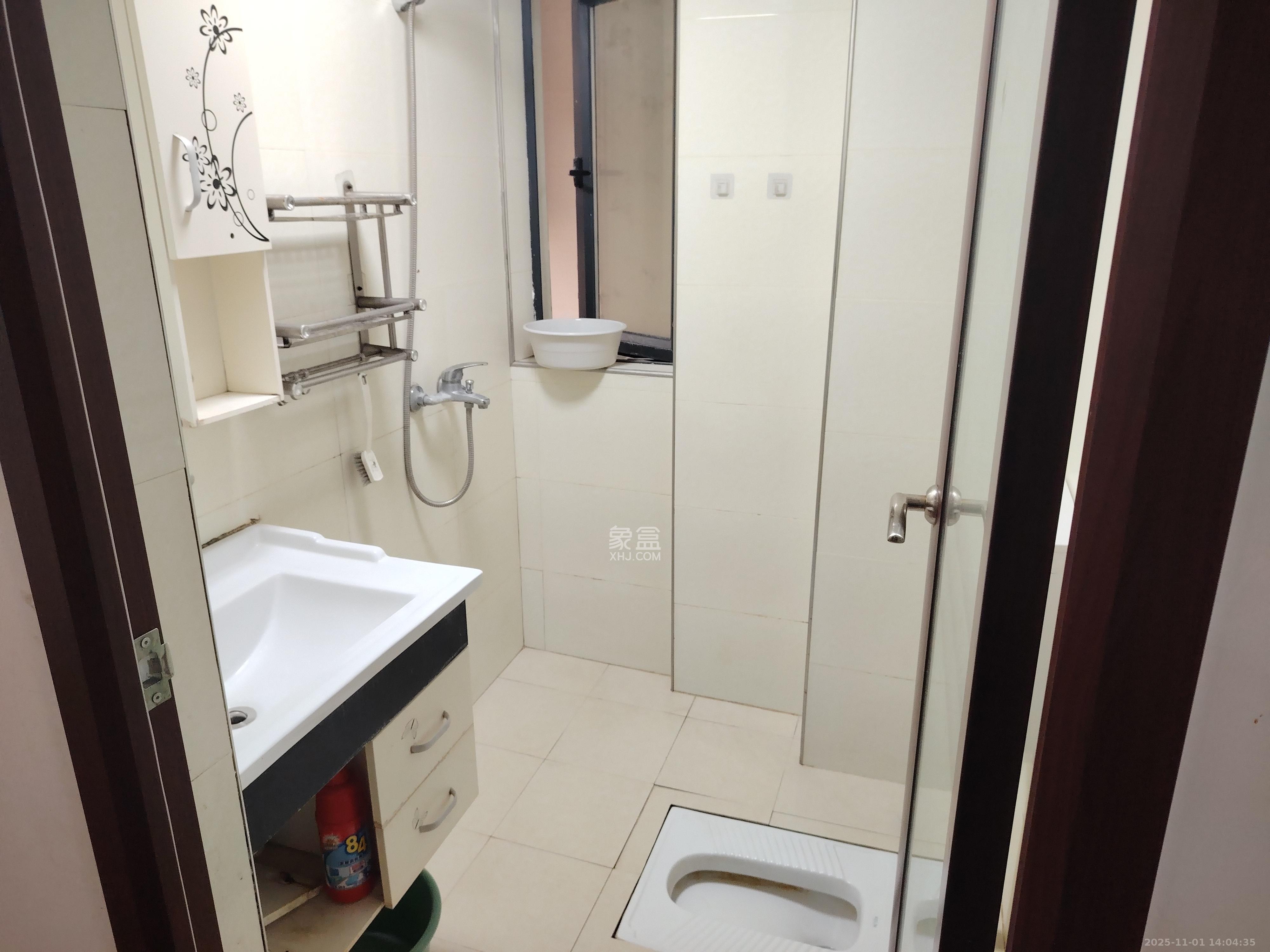 新盛珑璟台 2室2厅1卫 1700.0元/月 新盛珑璟台 2室2厅1卫 1700.0元/月室内图