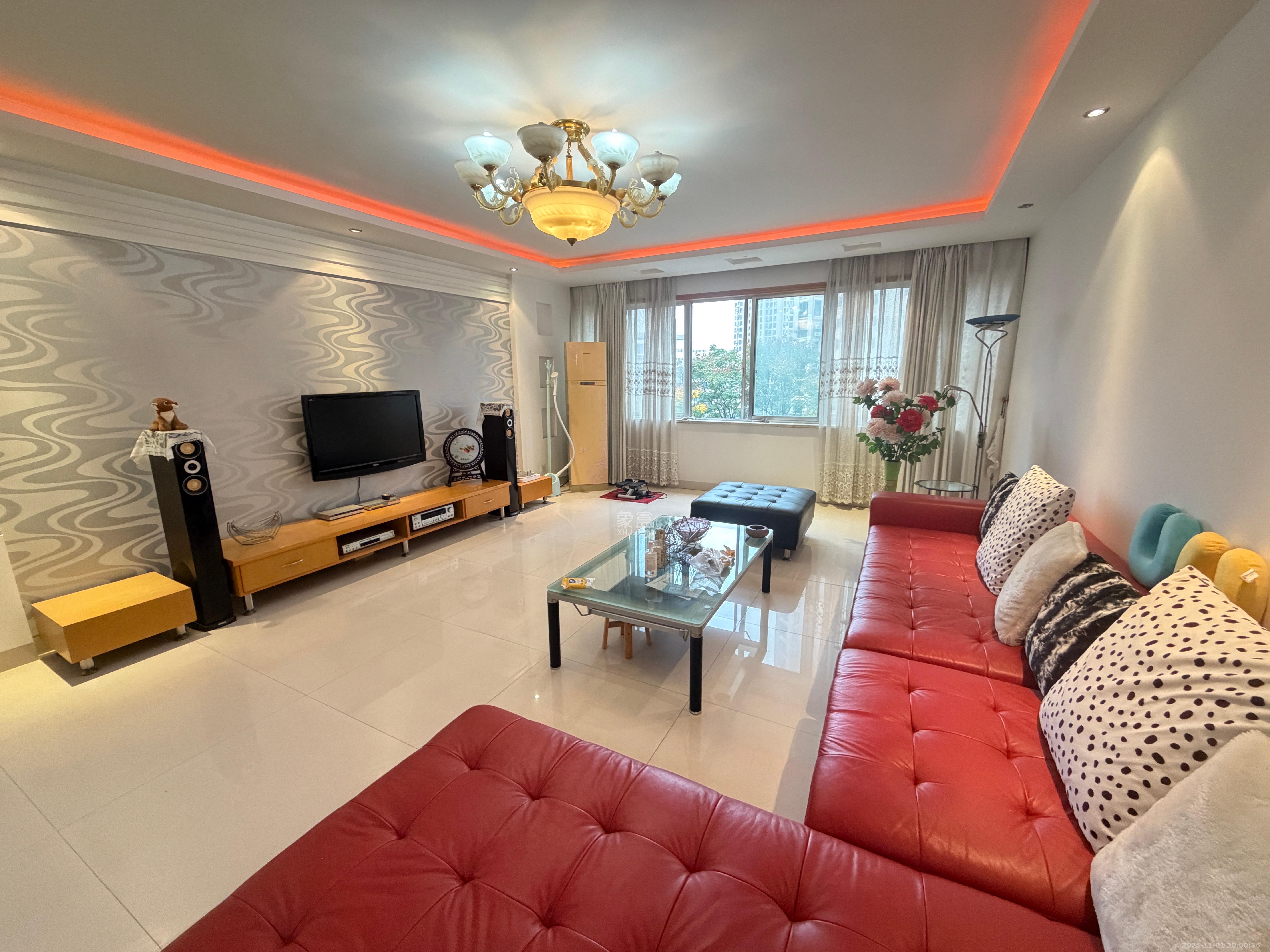 华新花苑  3室2厅2卫    95.0万