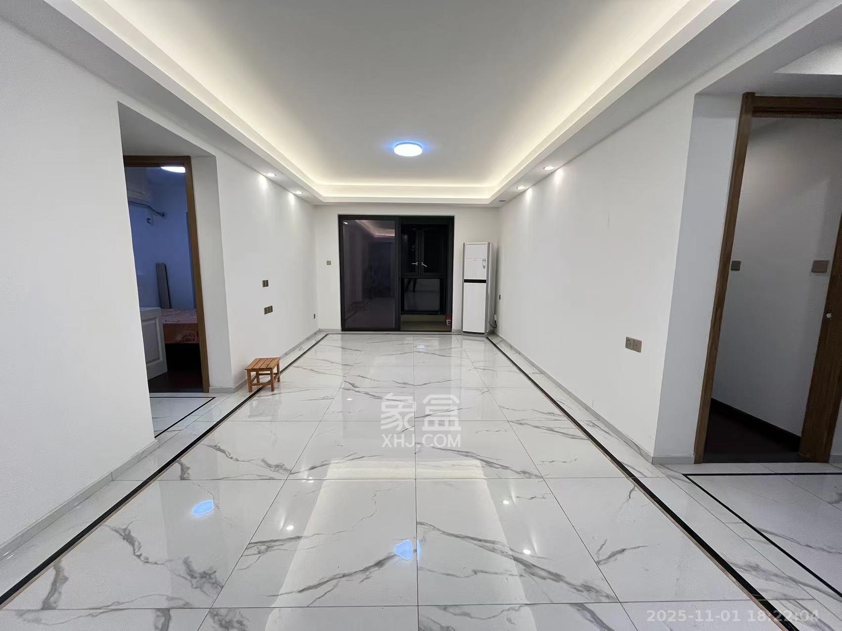 中海阅江府  3室2厅2卫    3800.0元/月