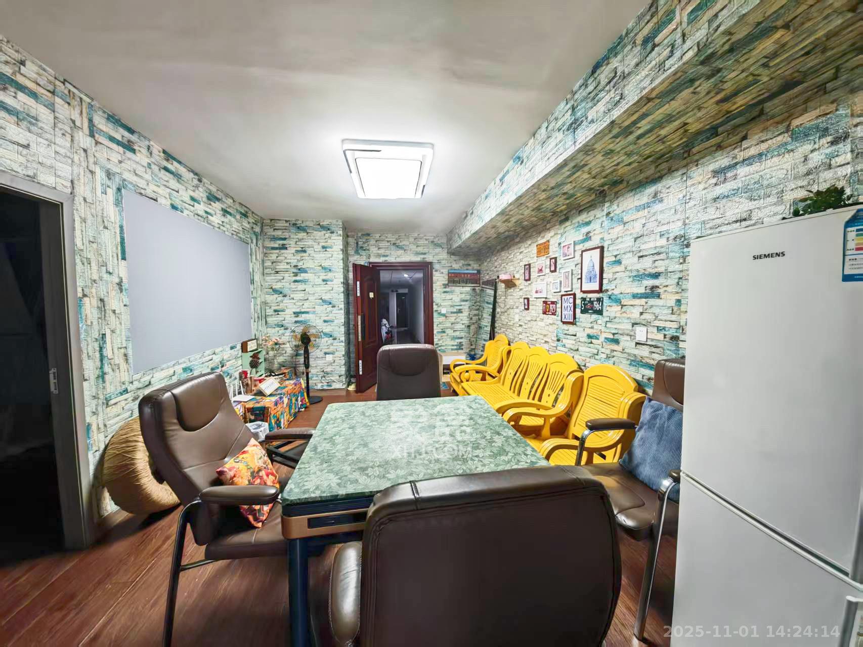 东一国际  2室2厅1卫    3200.0元/月室内图