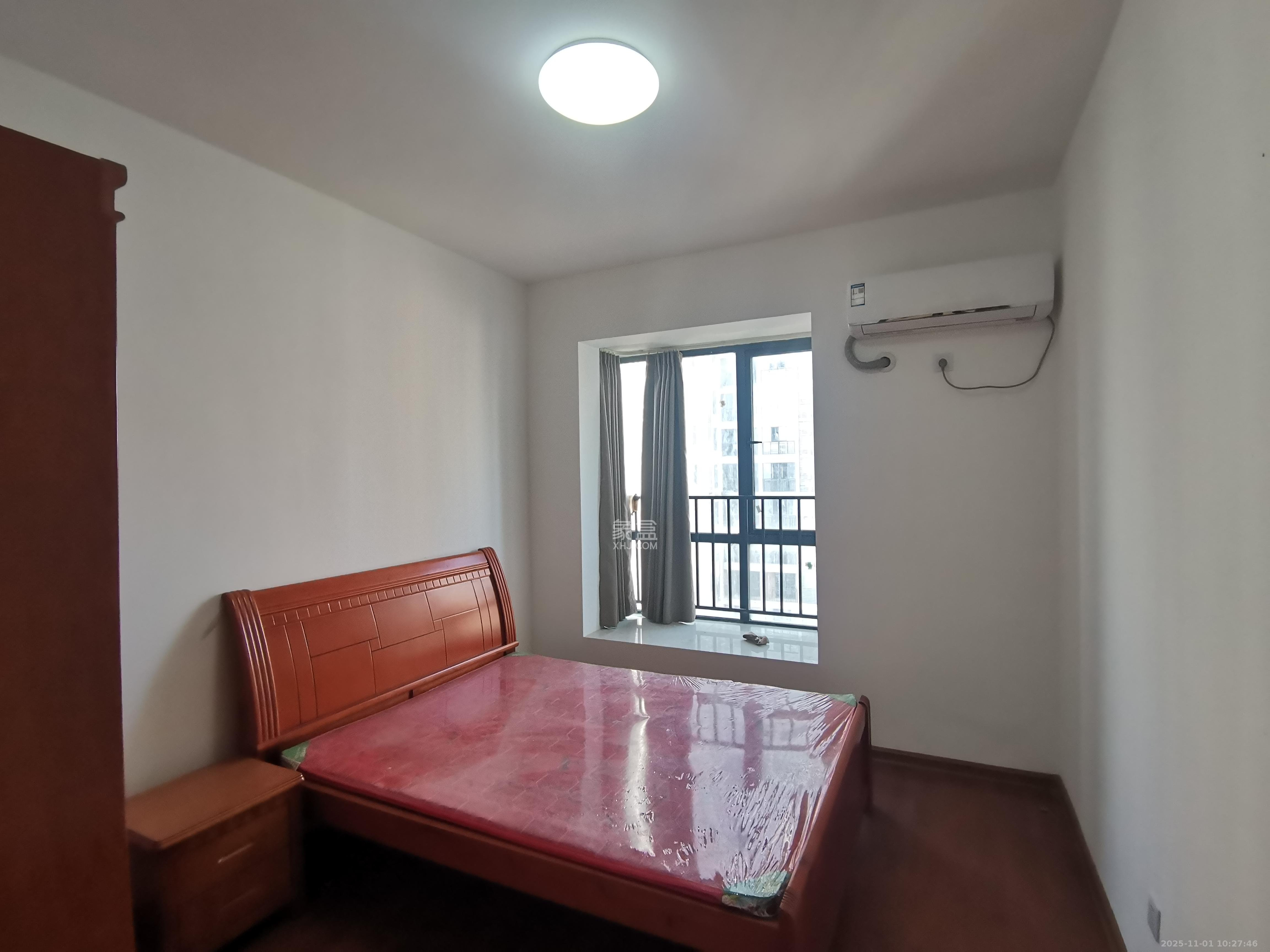 恒生碧水龙庭  3室2厅2卫    1900.0元/月室内图