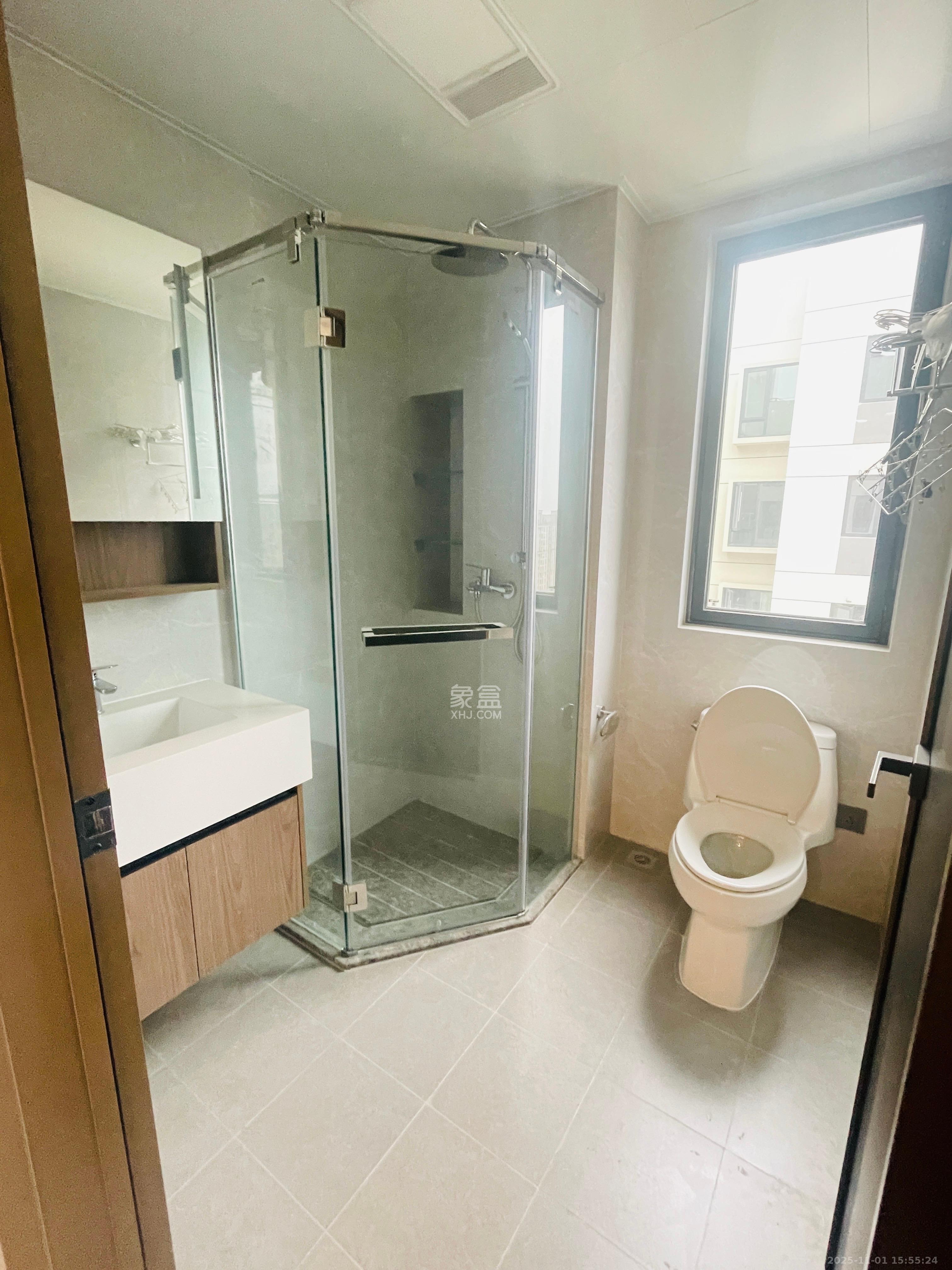 新华联梦想城  3室2厅2卫    1600.0元/月 新华联梦想城  3室2厅2卫    1600.0元/月室内图