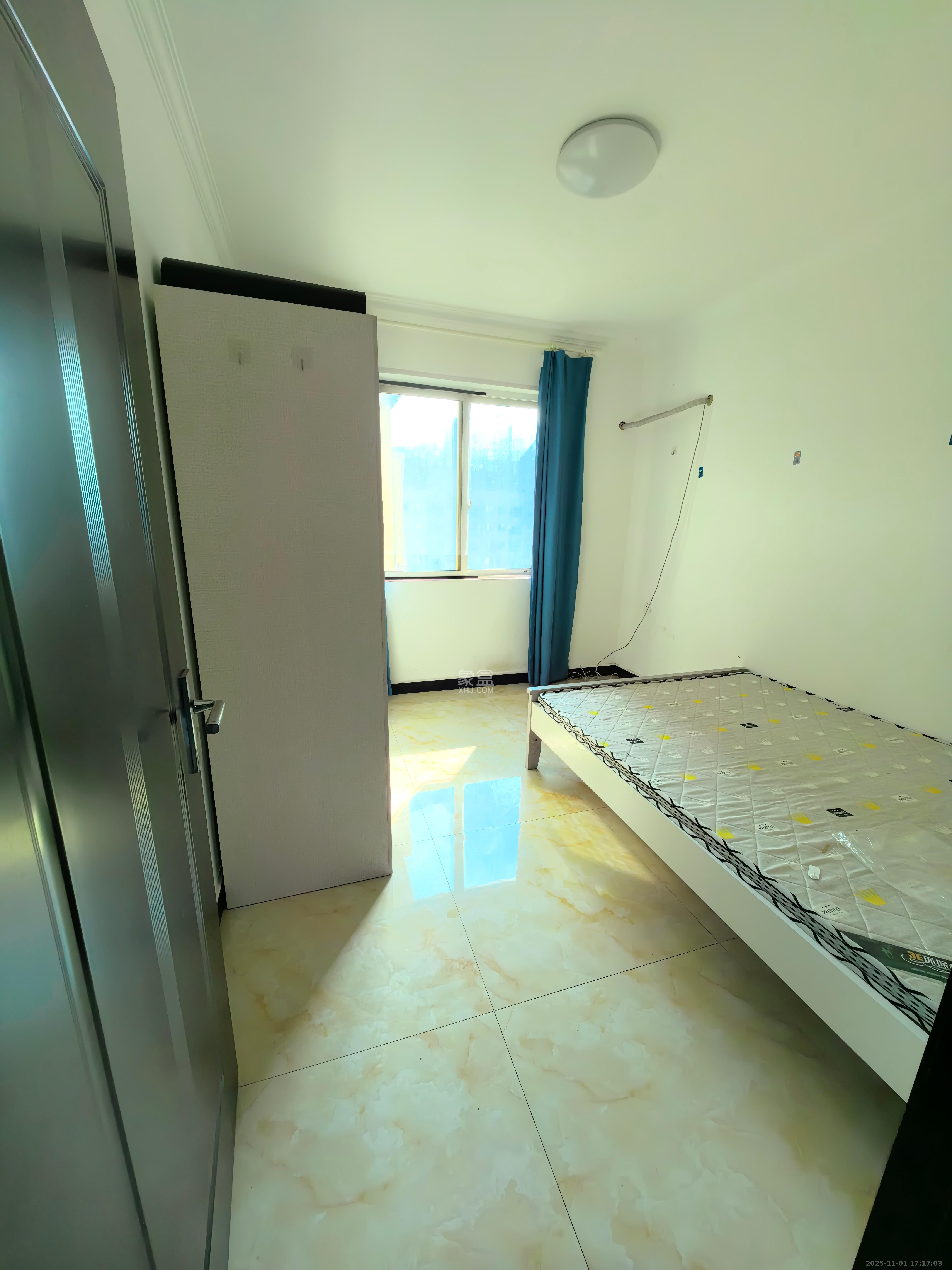 麓谷加州阳光  3室2厅2卫    2500.0元/月 麓谷加州阳光  3室2厅2卫    2500.0元/月室内图