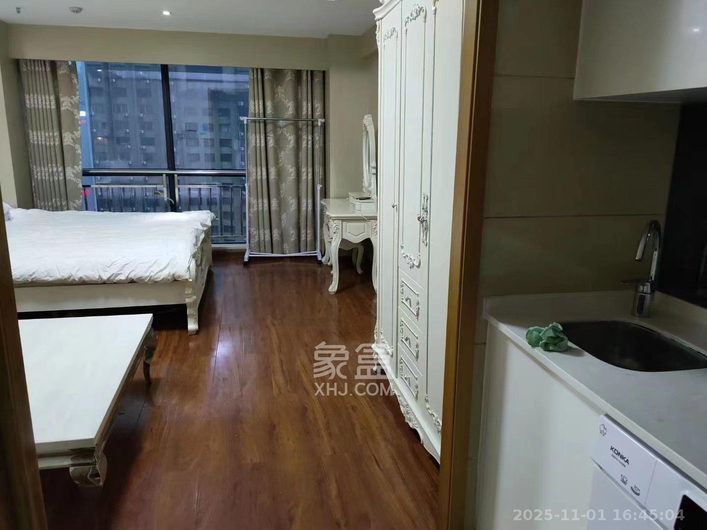 五一钻界  1室1厅1卫    2500.0元/月室内图