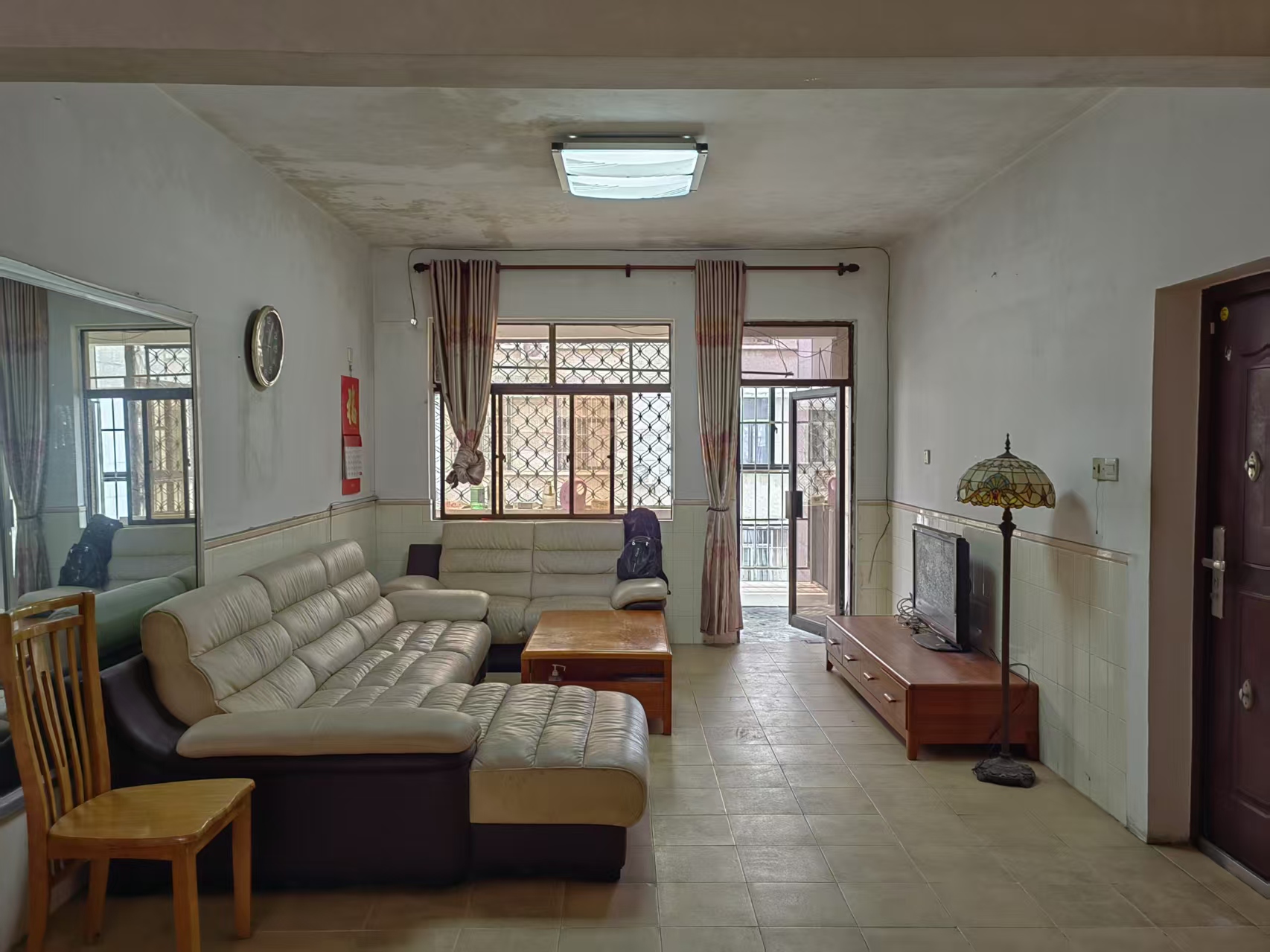 国贸大院  2室2厅1卫    2000.0元/月室内图