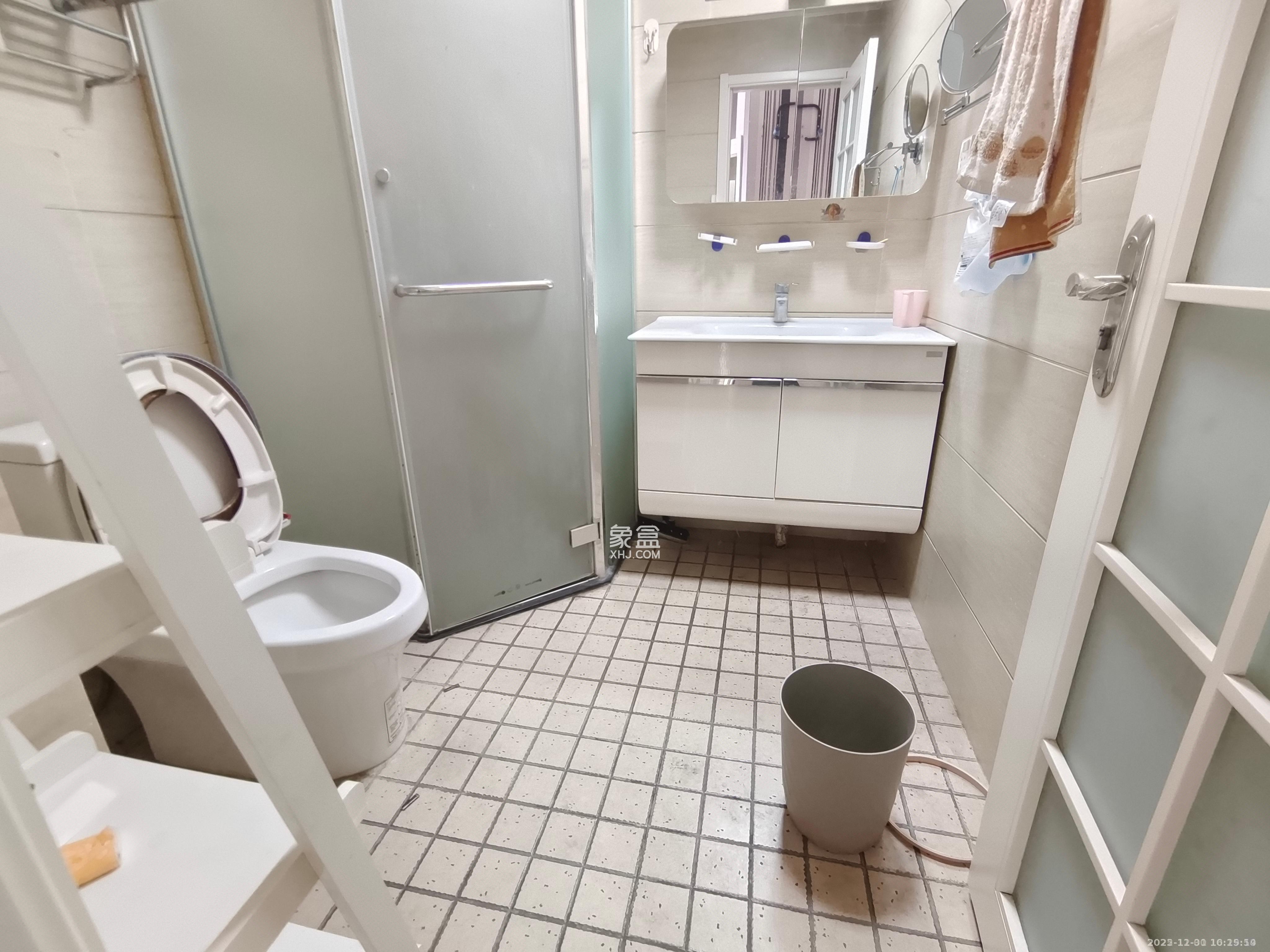 阳光100三期  2室2厅1卫    1900.0元/月 阳光100三期  2室2厅1卫    1900.0元/月室内图