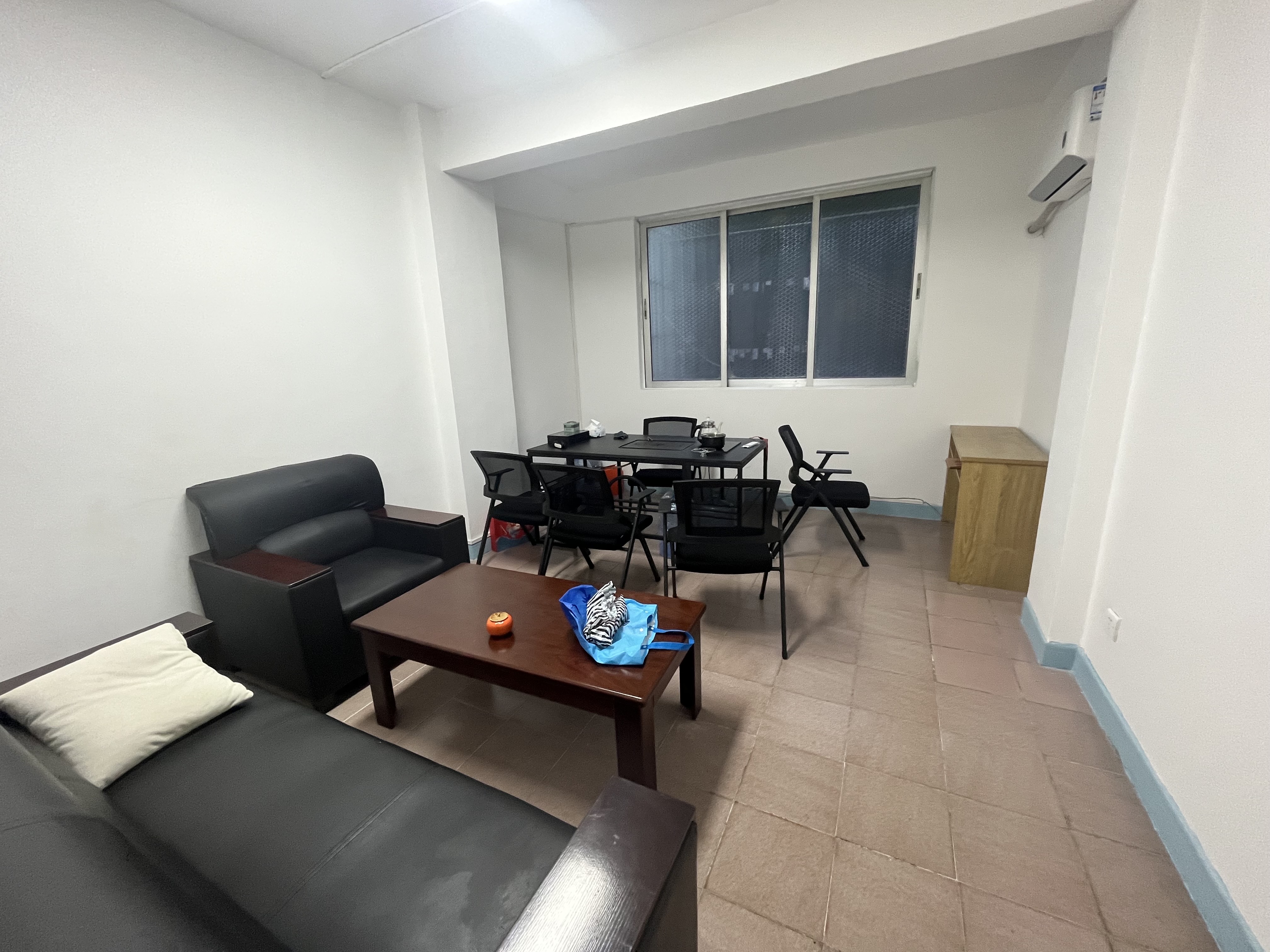 海景湾花园 3室2厅2卫 2100.0元/月 海景湾花园 3室2厅2卫 2100.0元/月室内图