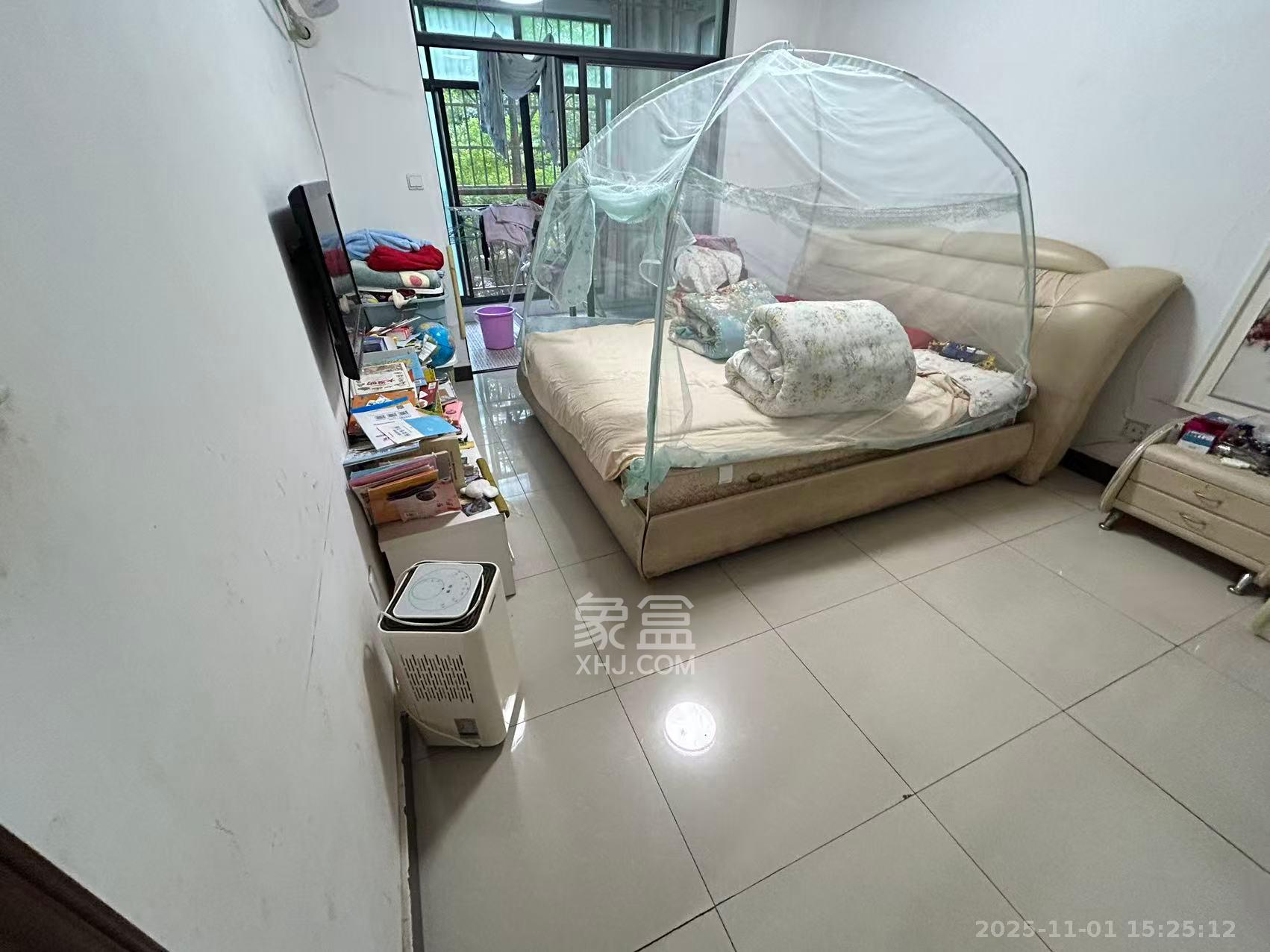 湘水一城(一期)  4室2厅2卫    2800.0元/月室内图