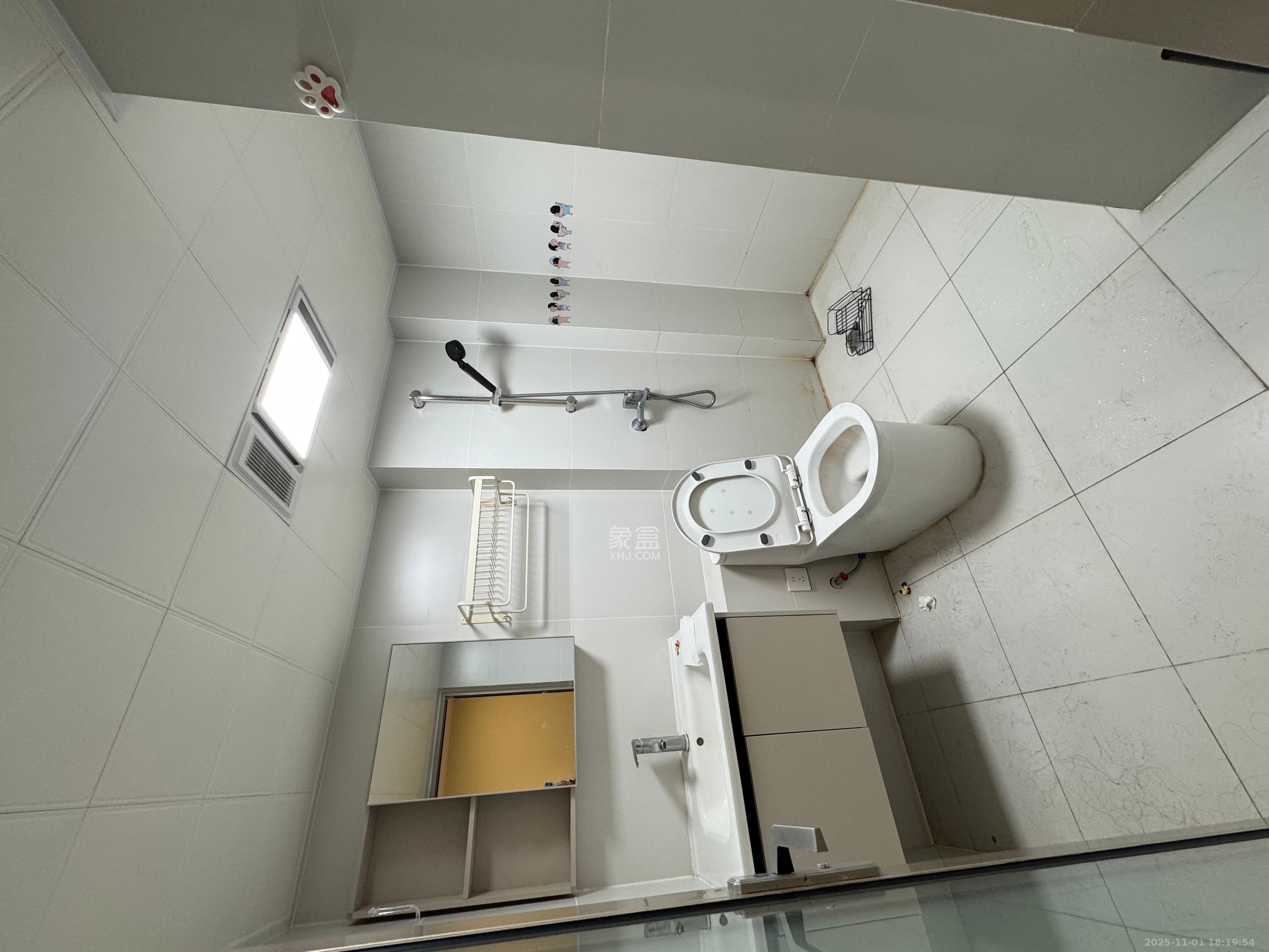 复地滨江金融中心 1室1厅1卫 2300.0元/月 复地滨江金融中心 1室1厅1卫 2300.0元/月室内图