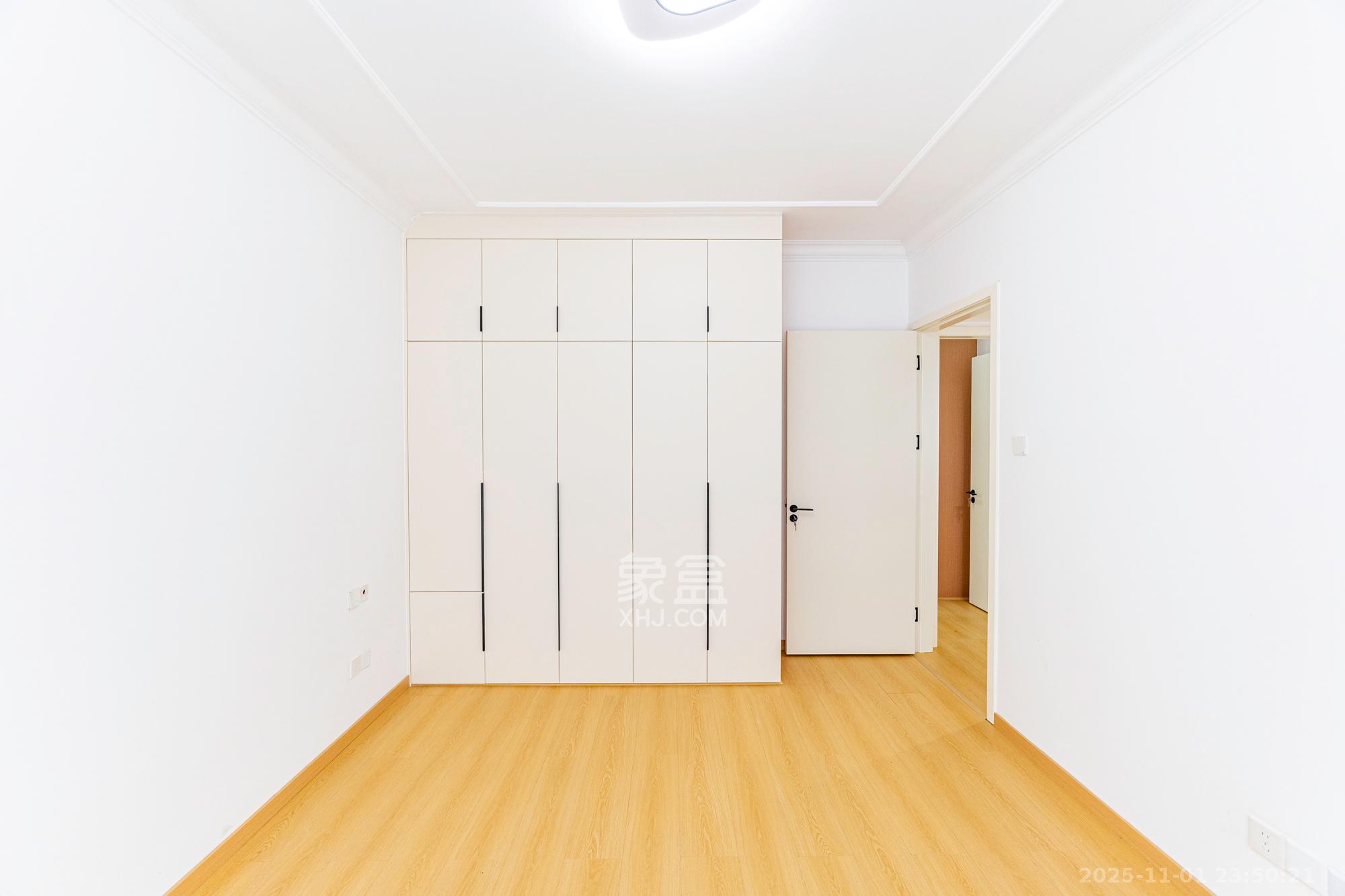 恒大雅苑 3室2厅1卫 85.0万 恒大雅苑 3室2厅1卫 85.0万卧室