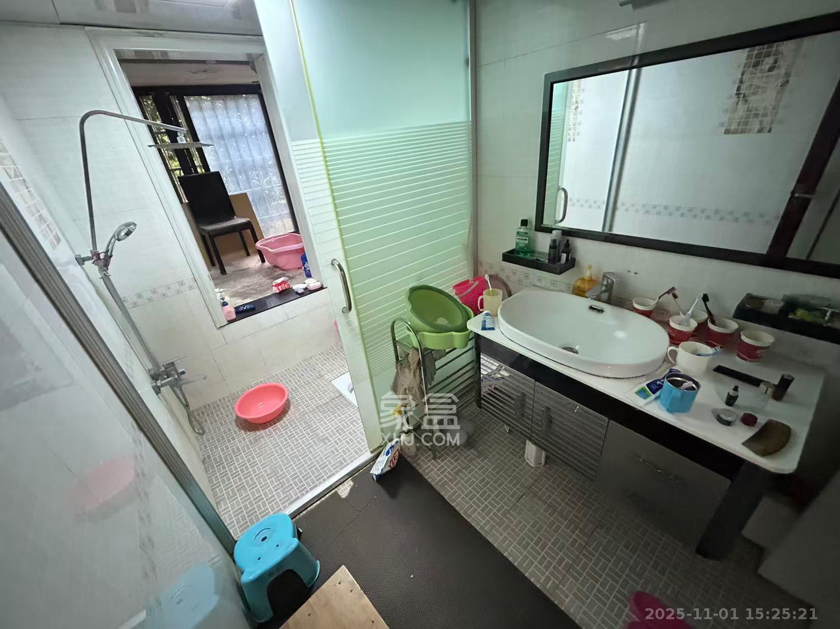 湘水一城(一期)  4室2厅2卫    2800.0元/月室内图