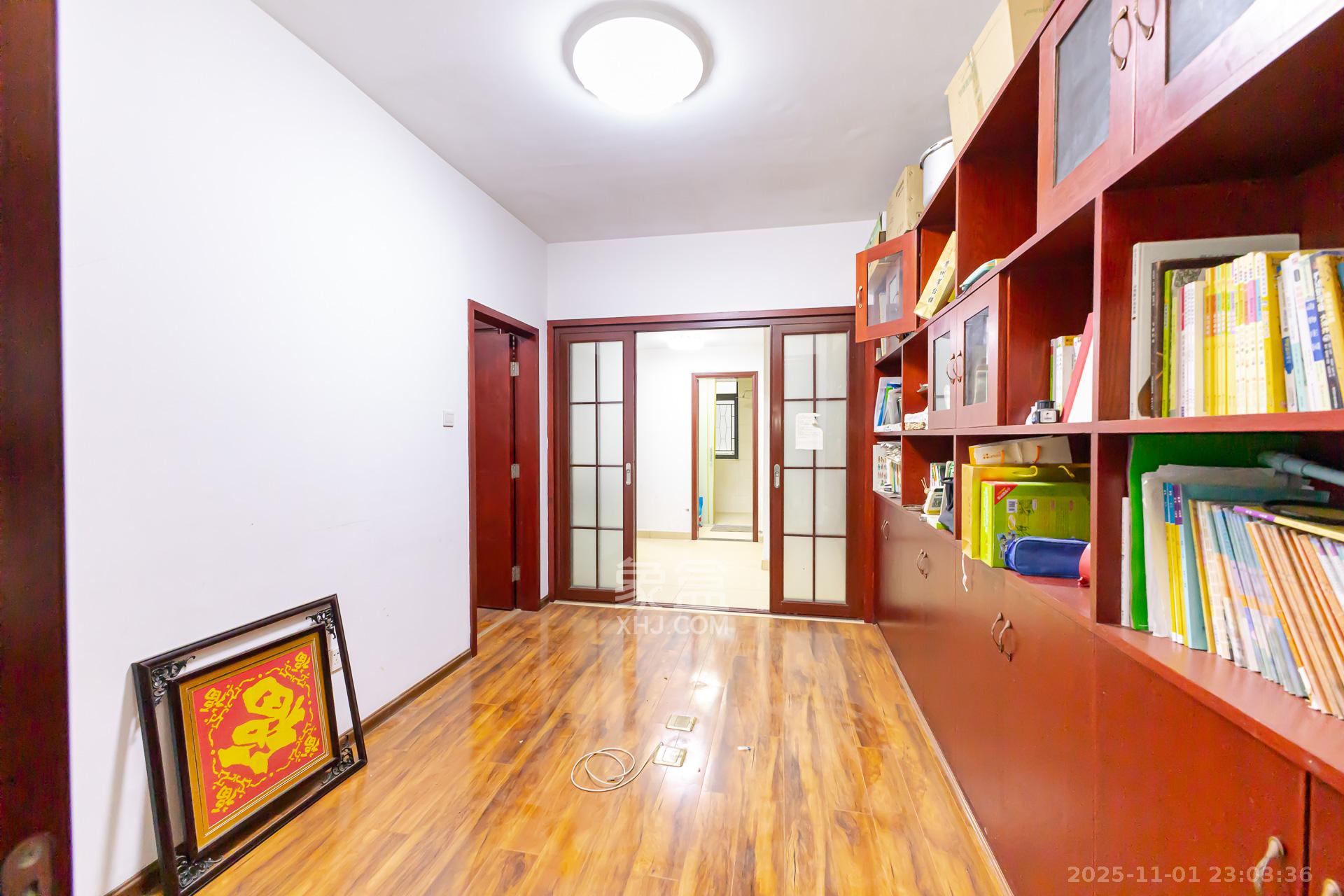 珠江东方明珠(新地东方明珠)三期 4室2厅2卫 100.0万 珠江东方明珠(新地东方明珠)三期 4室2厅2卫 100.0万卧室