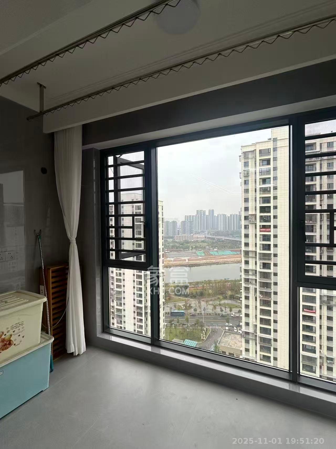 和景家园二期  2室1厅1卫    2000.0元/月室内图