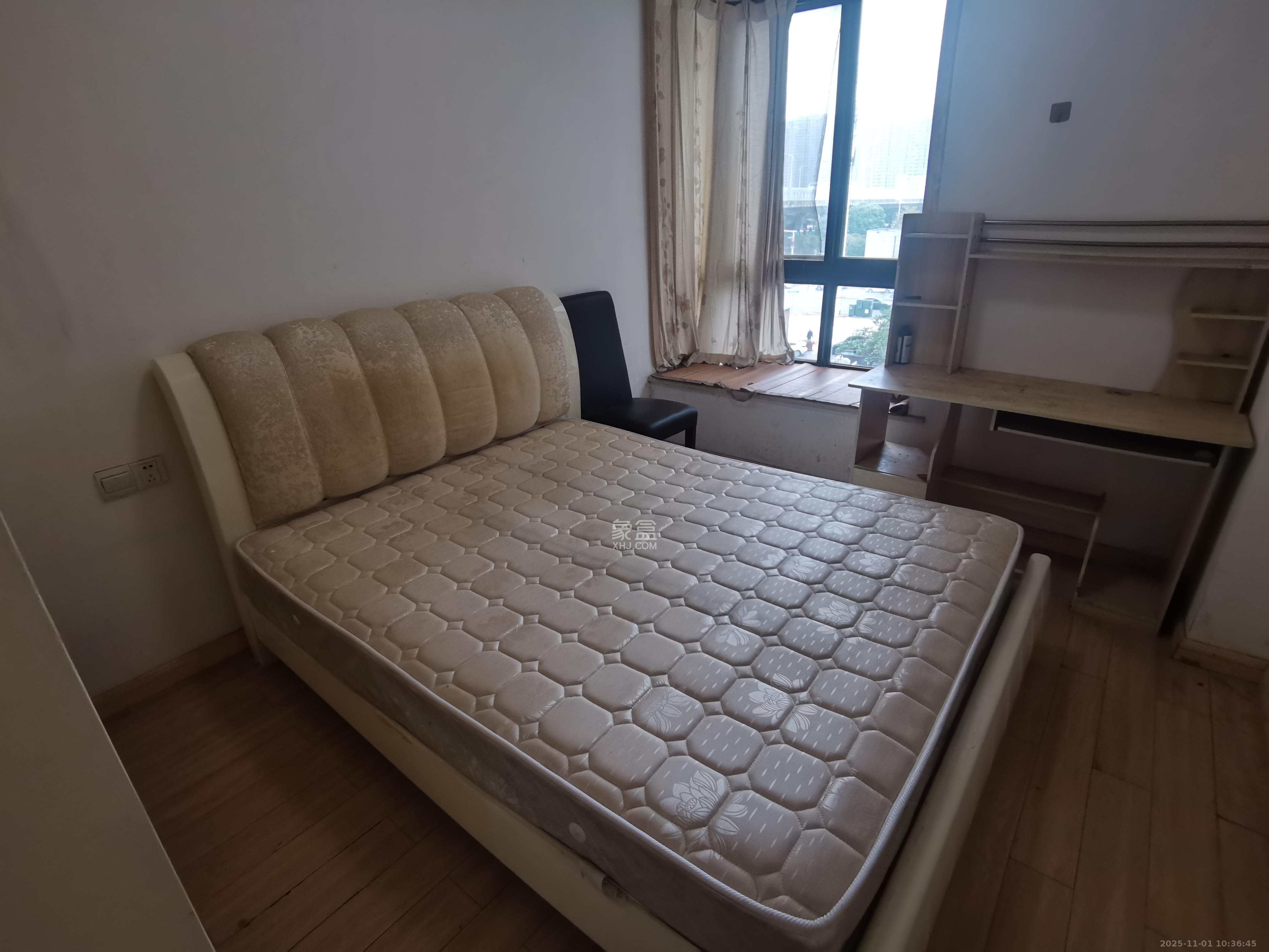 浏阳河畔家园  3室2厅2卫    2500.0元/月室内图