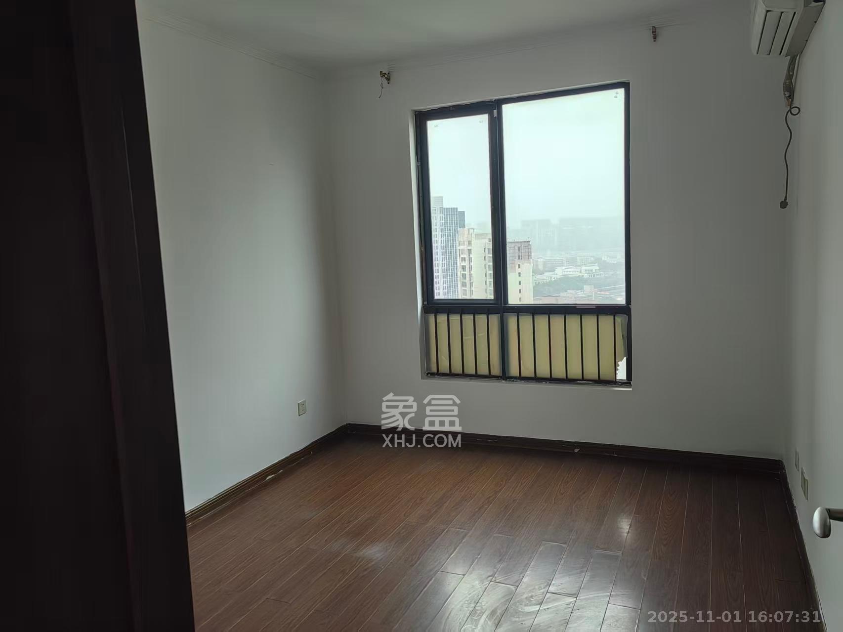 万科城  3室2厅2卫    2800.0元/月室内图