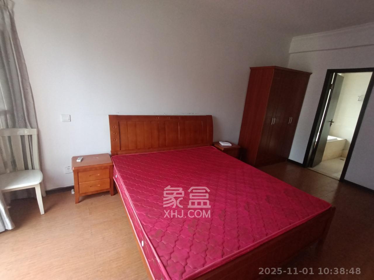 珠江花城二期扶水岸  3室2厅2卫    2300.0元/月室内图