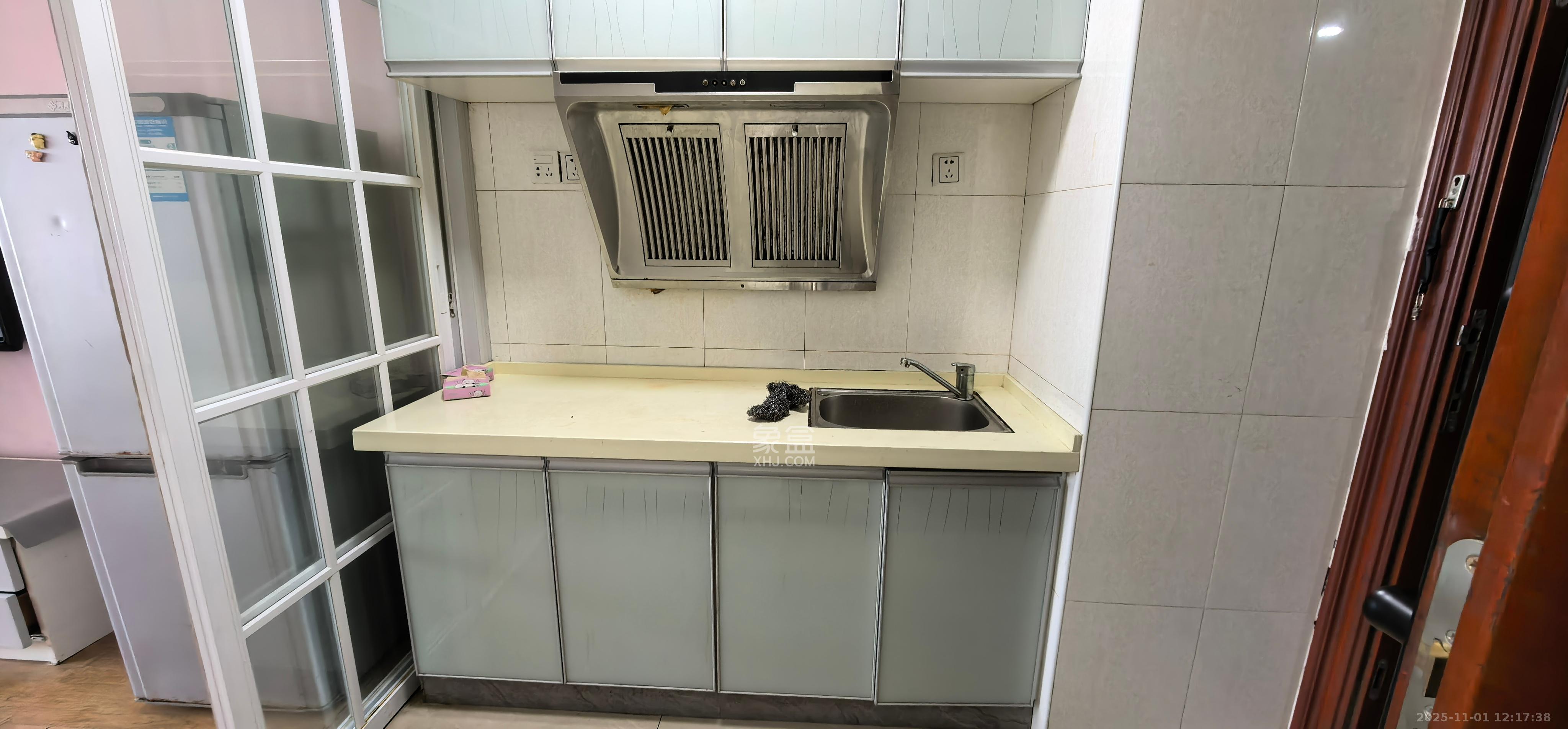 名富公寓  1室1厅1卫    1300.0元/月室内图