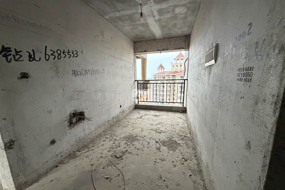 华剑首郡+五江珑悦 1室0厅0卫 60.0万 华剑首郡+五江珑悦 1室0厅0卫 60.0万客厅