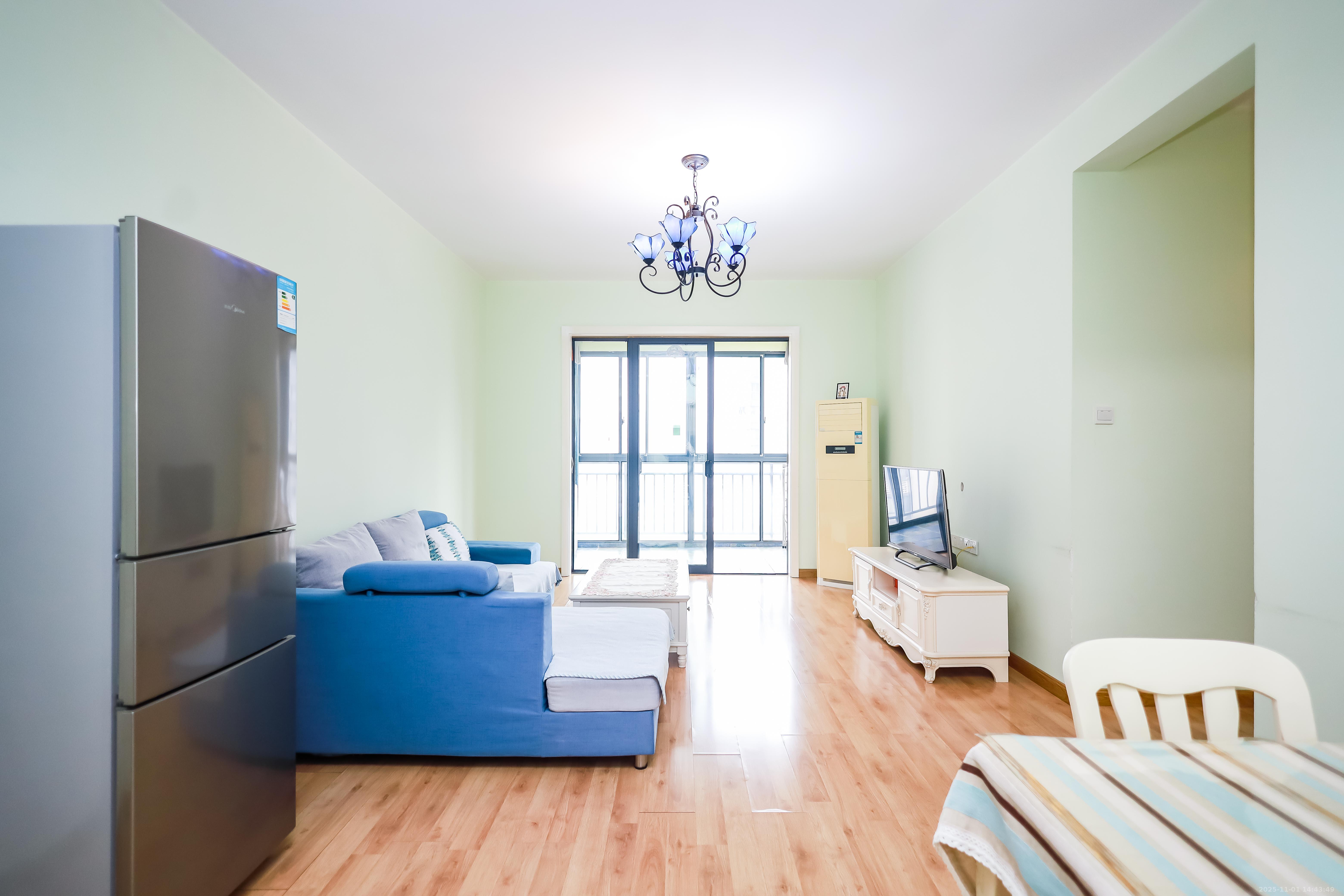 莱茵城 3室2厅1卫 100.0万 莱茵城 3室2厅1卫 100.0万客厅