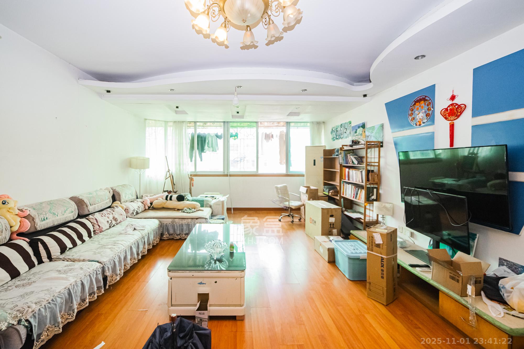 南天花园  3室2厅1卫    72.0万