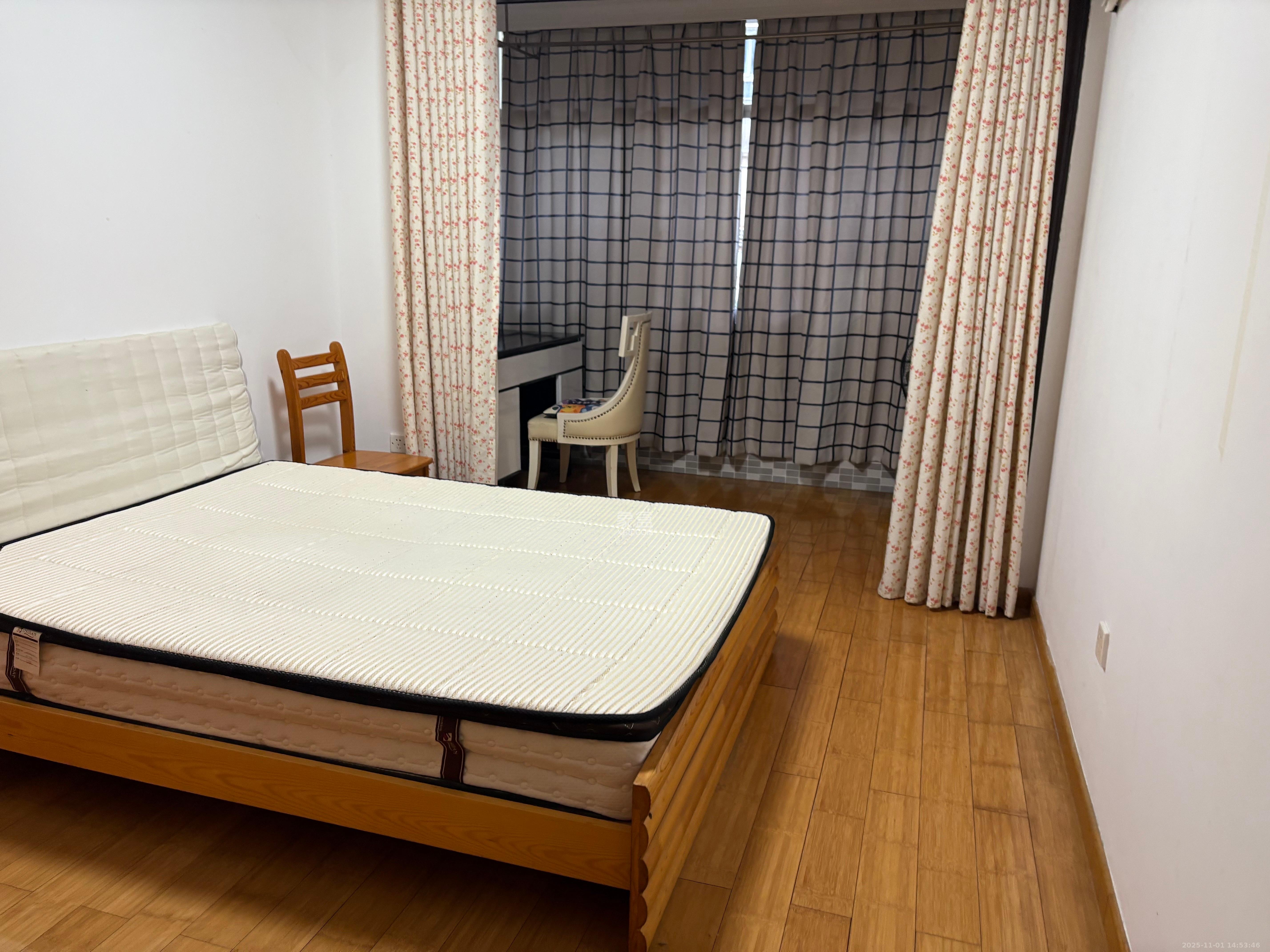 红花坡社区 2室1厅1卫 1500.0元/月 红花坡社区 2室1厅1卫 1500.0元/月室内图