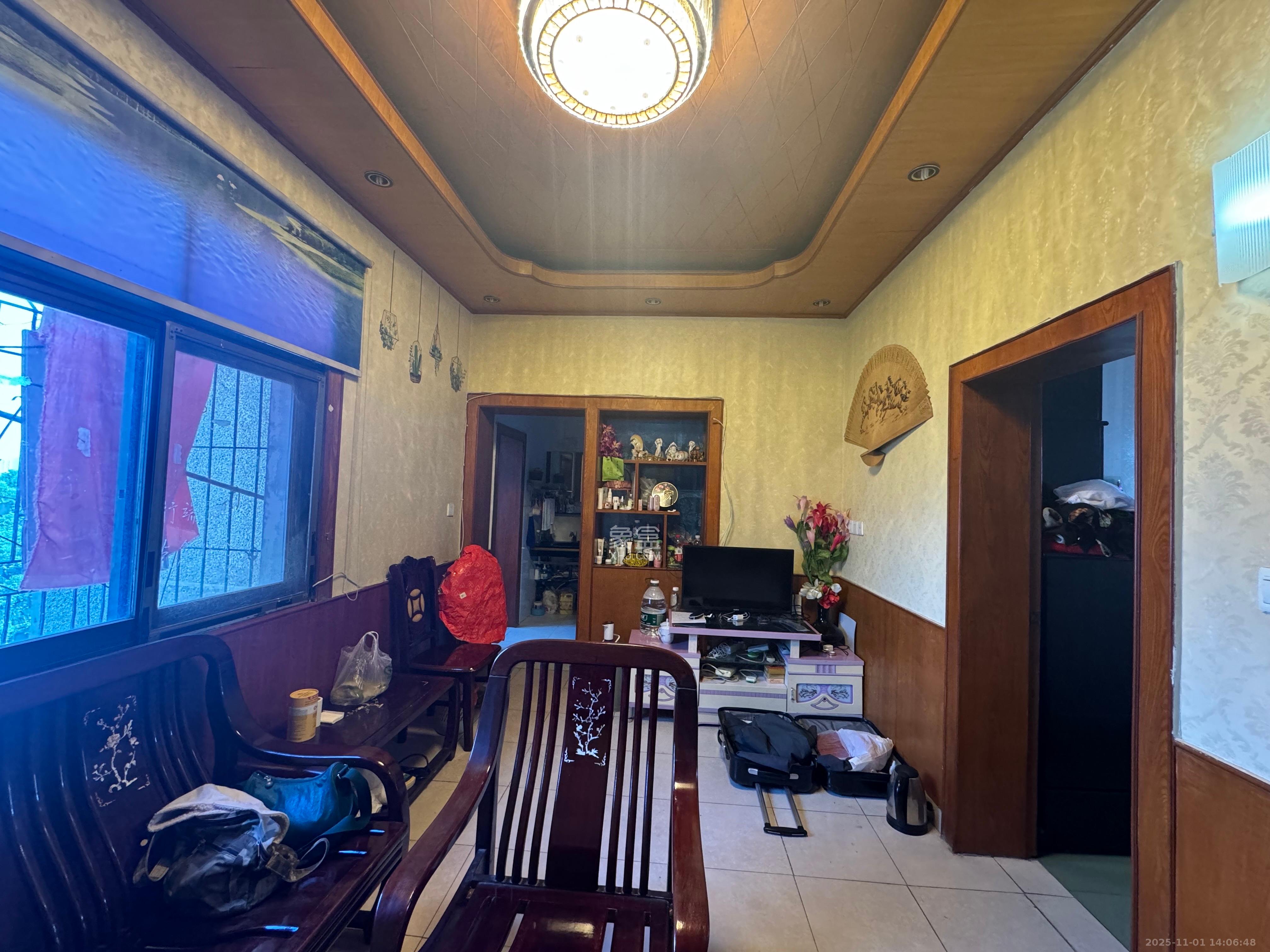 湖南师大张公岭校区宿舍 2室2厅1卫 1200.0元/月 湖南师大张公岭校区宿舍 2室2厅1卫 1200.0元/月室内图