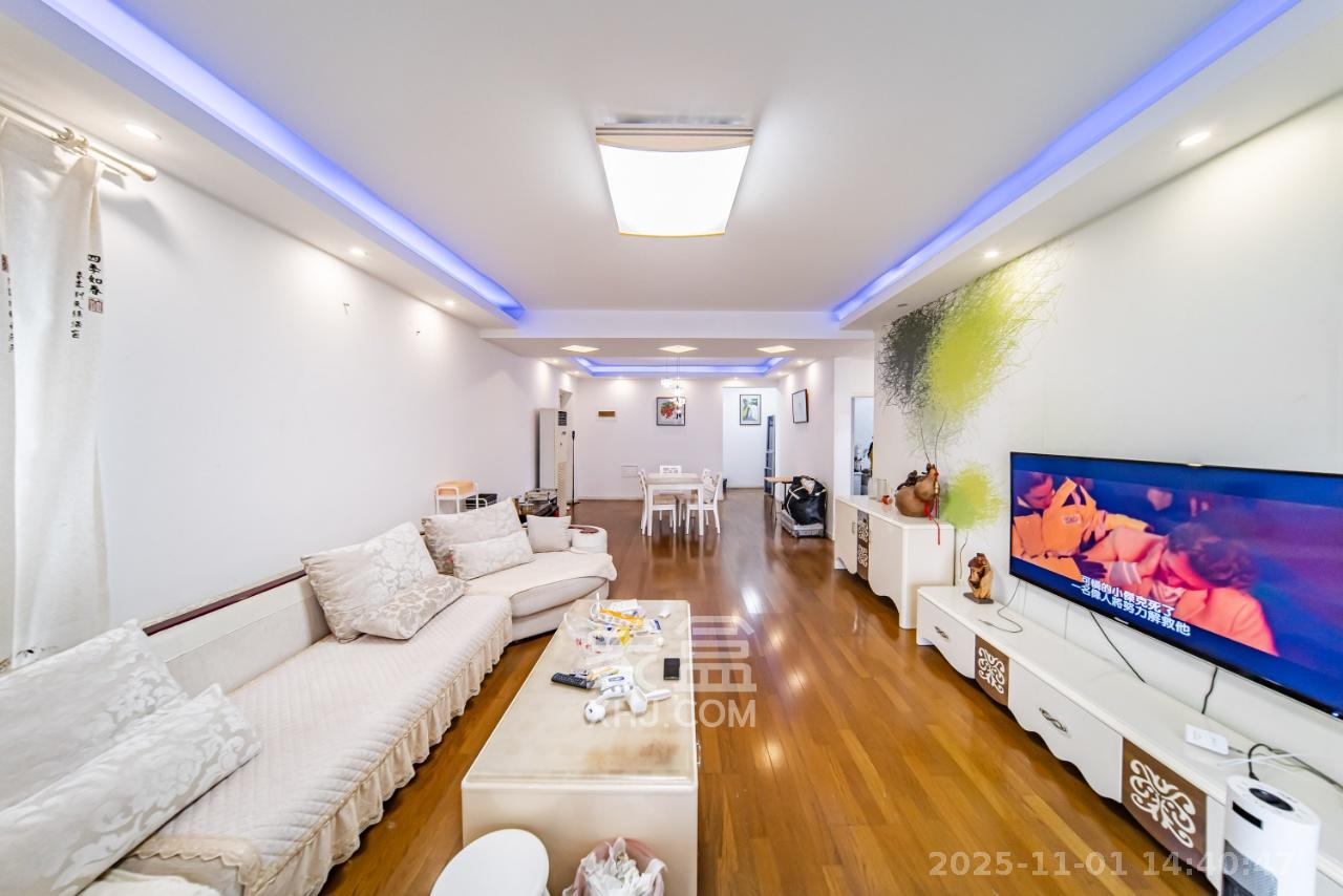 阳光100一期、四五期 4室2厅2卫 2800.0元/月 阳光100一期、四五期 4室2厅2卫 2800.0元/月室内图