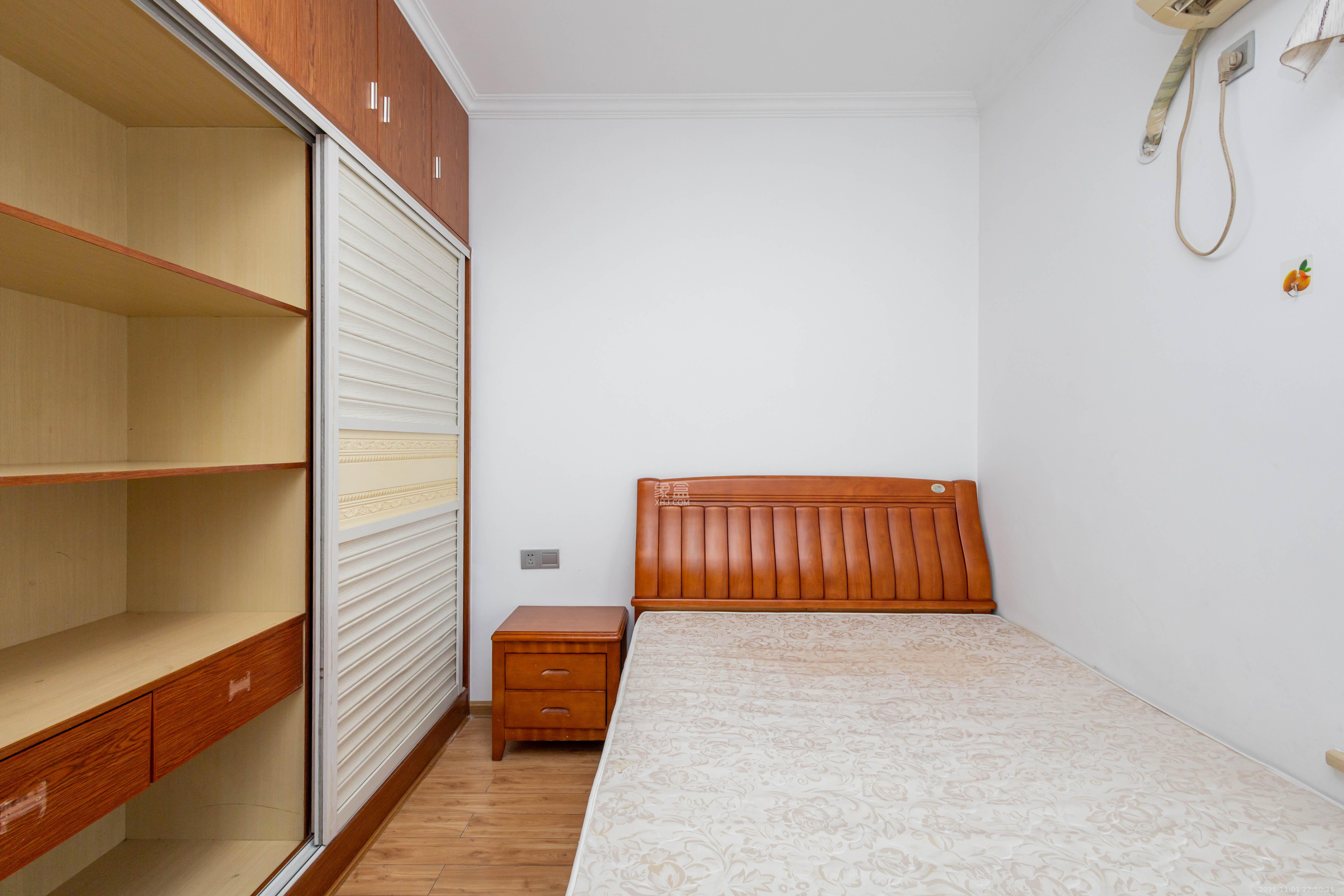 紫云阁  2室2厅1卫    35.8万卧室