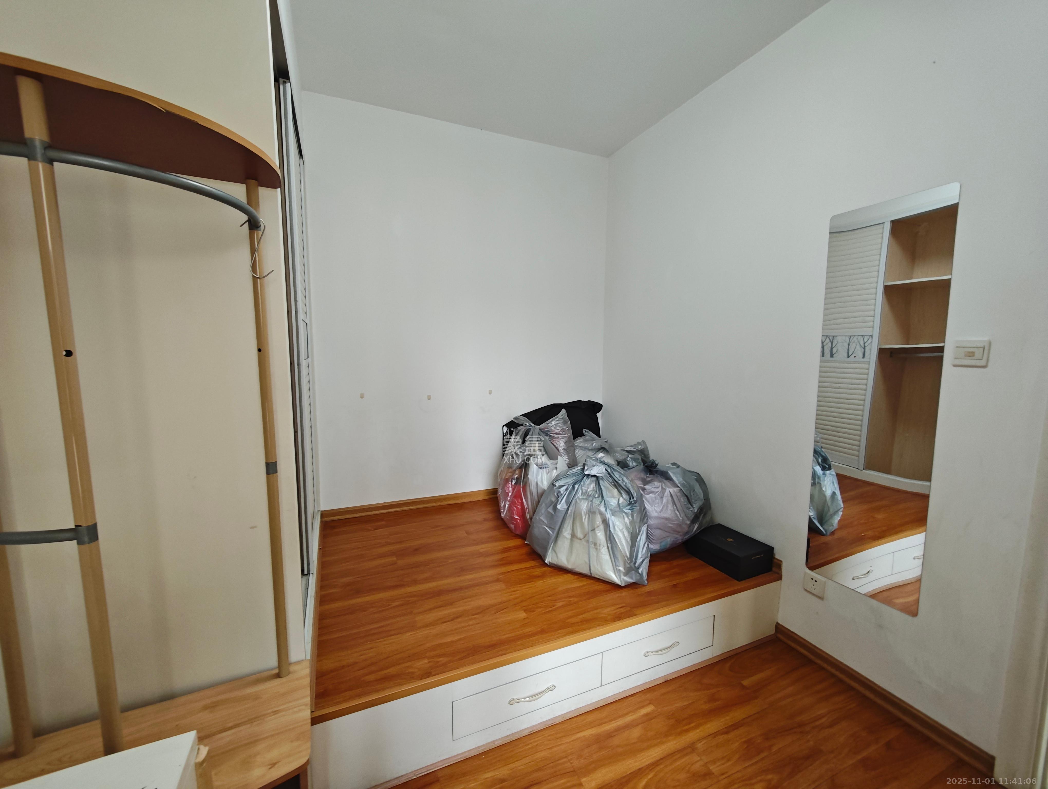 中国铁建国际城二期  2室2厅1卫    1600.0元/月 中国铁建国际城二期  2室2厅1卫    1600.0元/月室内图