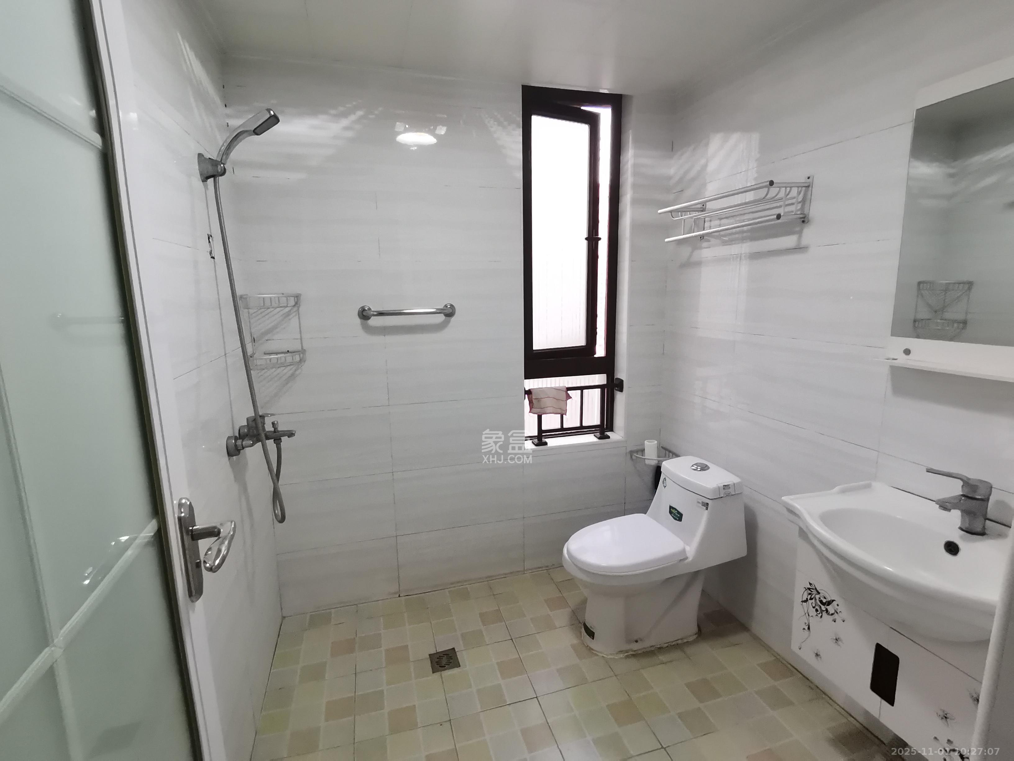 华润橡树湾  3室2厅1卫    1800.0元/月室内图