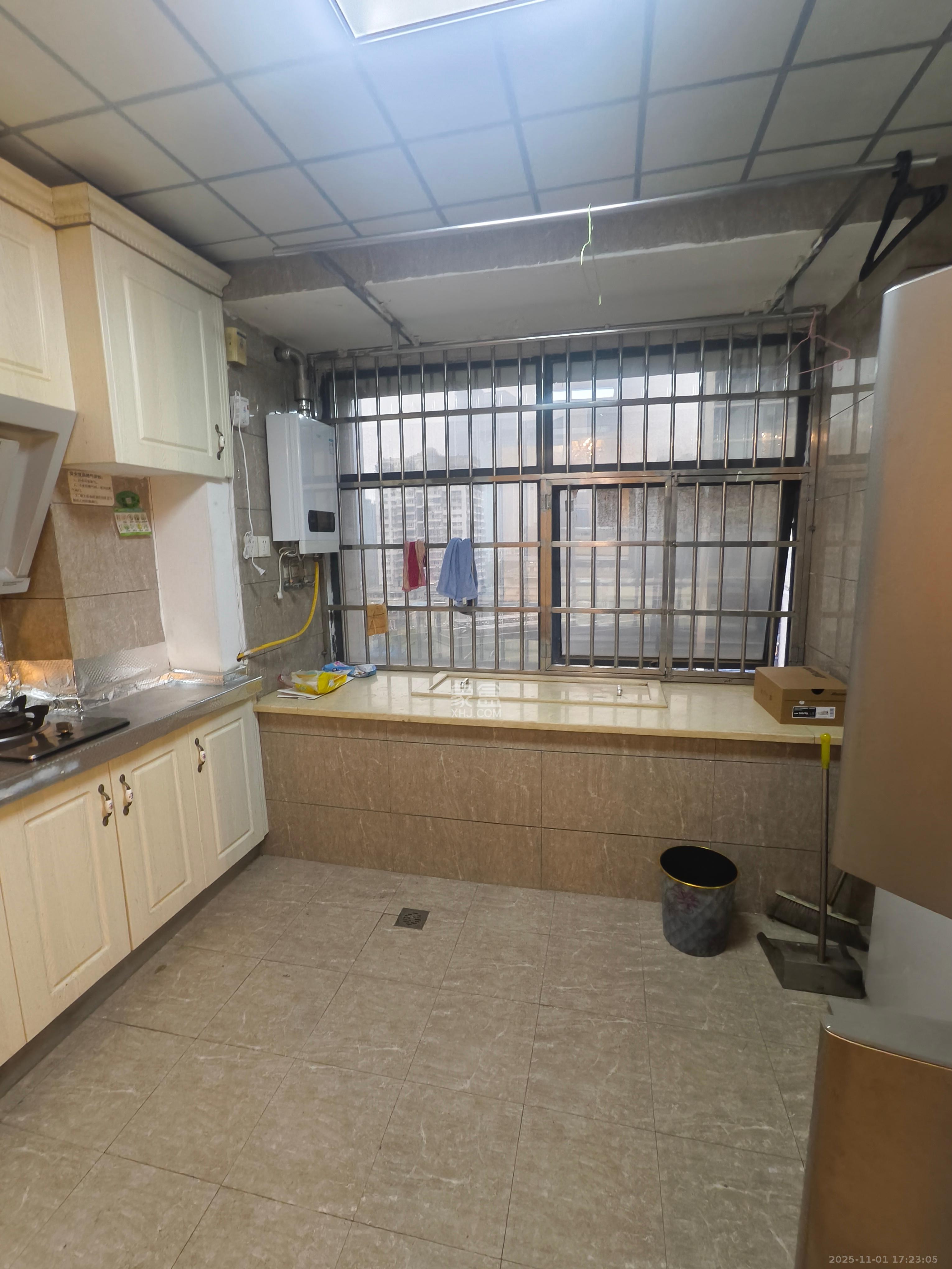 蓝湾国际广场  1室1厅1卫    1500.0元/月室内图