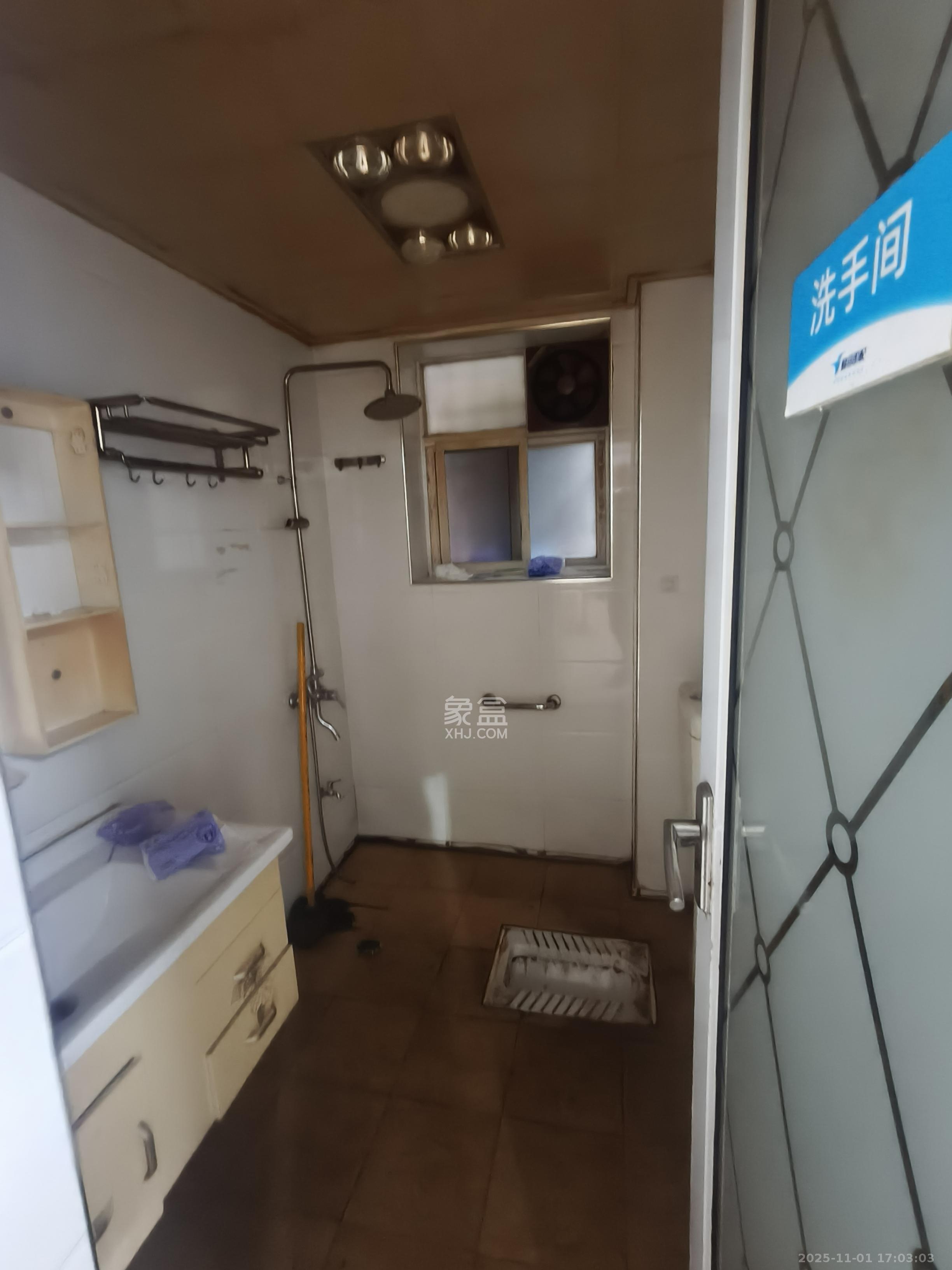 人民新村 3室1厅1卫 3600.0元/月 人民新村 3室1厅1卫 3600.0元/月室内图