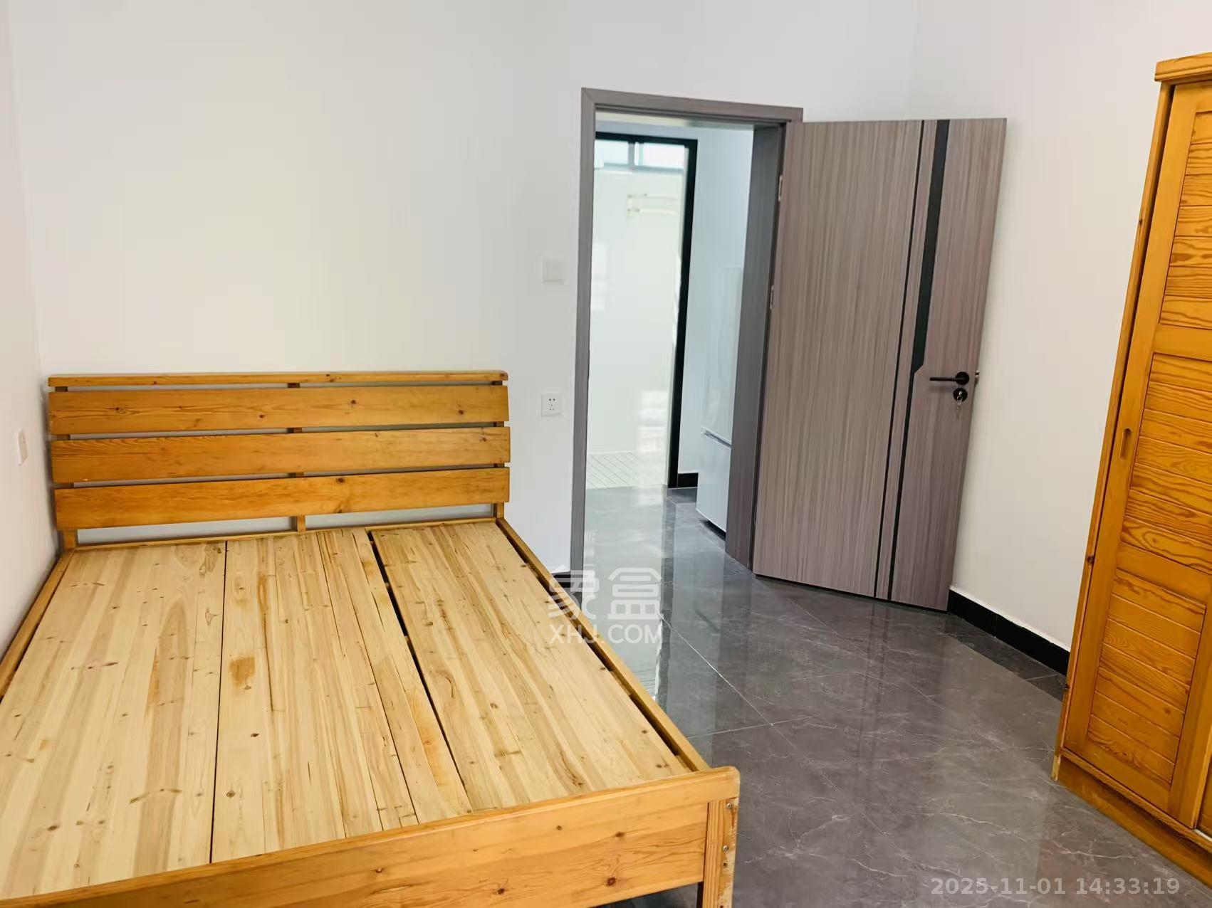 教育街、又一村巷散盘  1室1厅1卫    1600.0元/月 教育街、又一村巷散盘  1室1厅1卫    1600.0元/月室内图