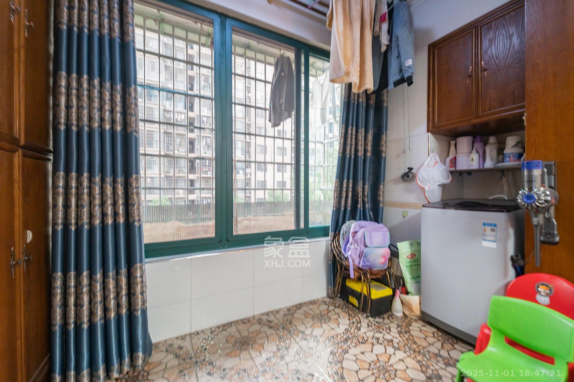 筑梦佳园  3室2厅1卫    59.8万阳台