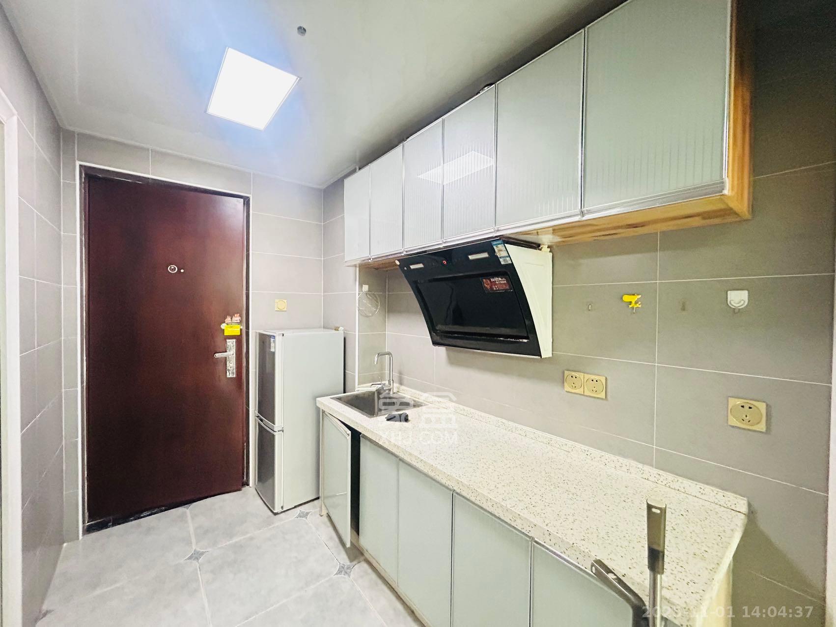 恒泰广场 1室1厅1卫 1400.0元/月 恒泰广场 1室1厅1卫 1400.0元/月室内图