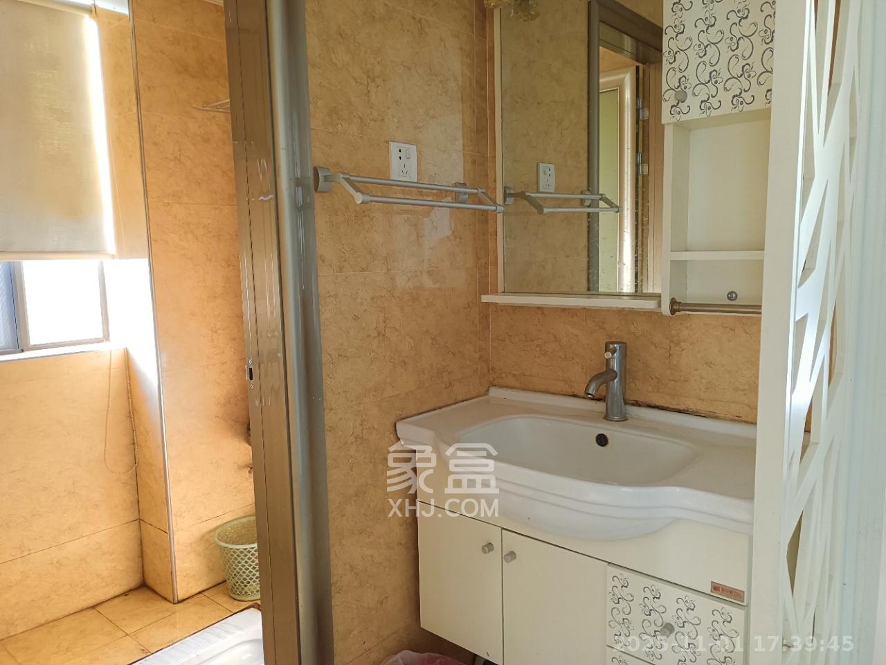 宏聚地中海  2室2厅1卫    1800.0元/月室内图