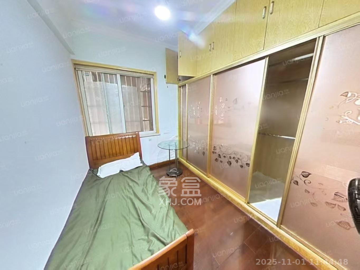 德润园  1室0厅0卫    2000.0元/月室内图