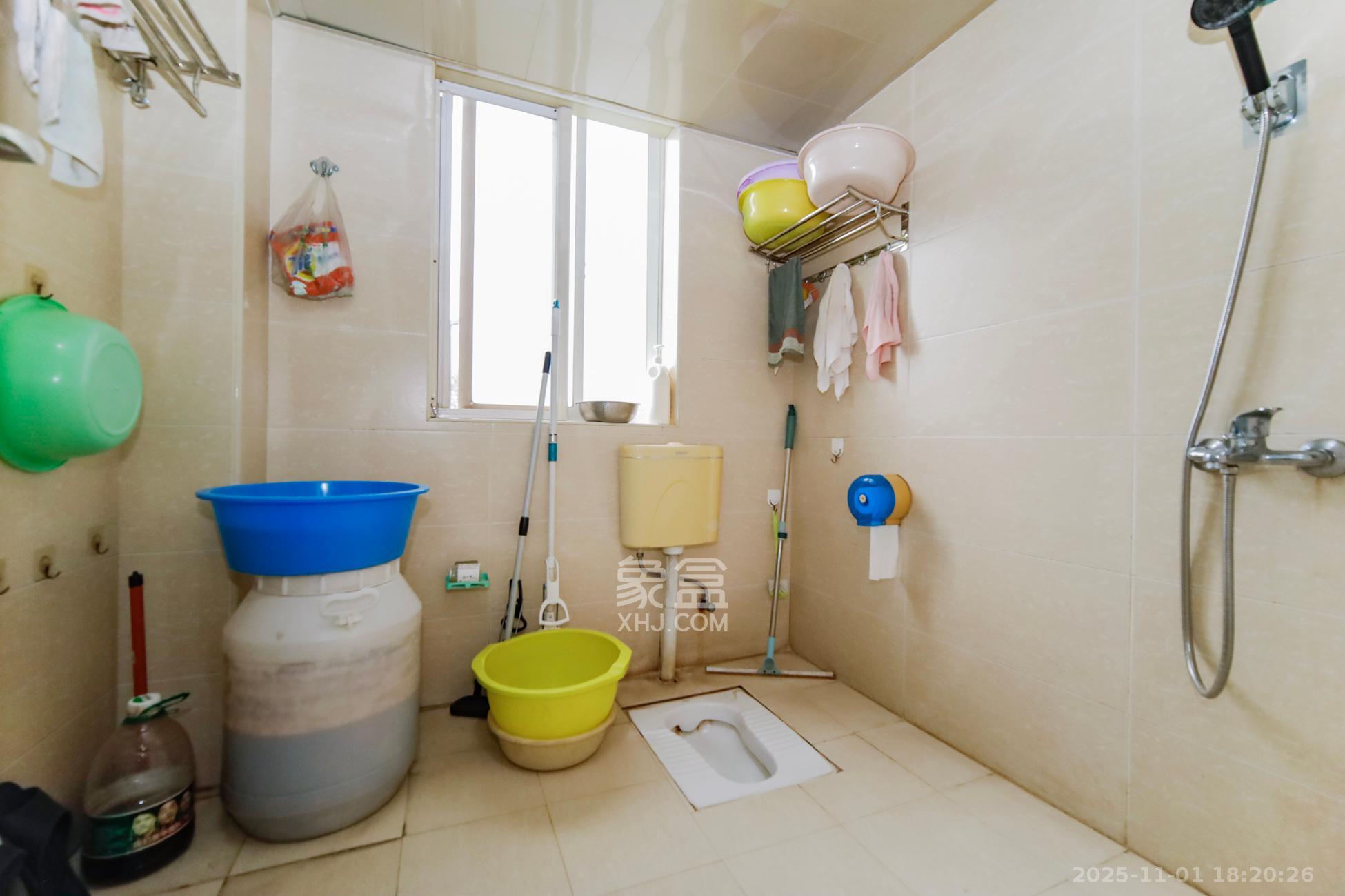 中建桂苑  3室2厅1卫    78.0万卫生间