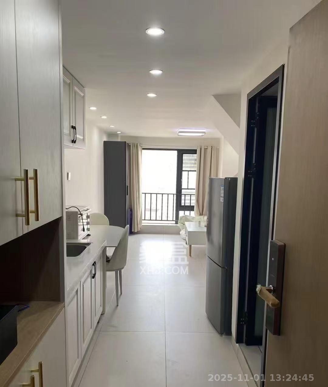 卓越江岸  1室0厅0卫    2100.0元/月室内图