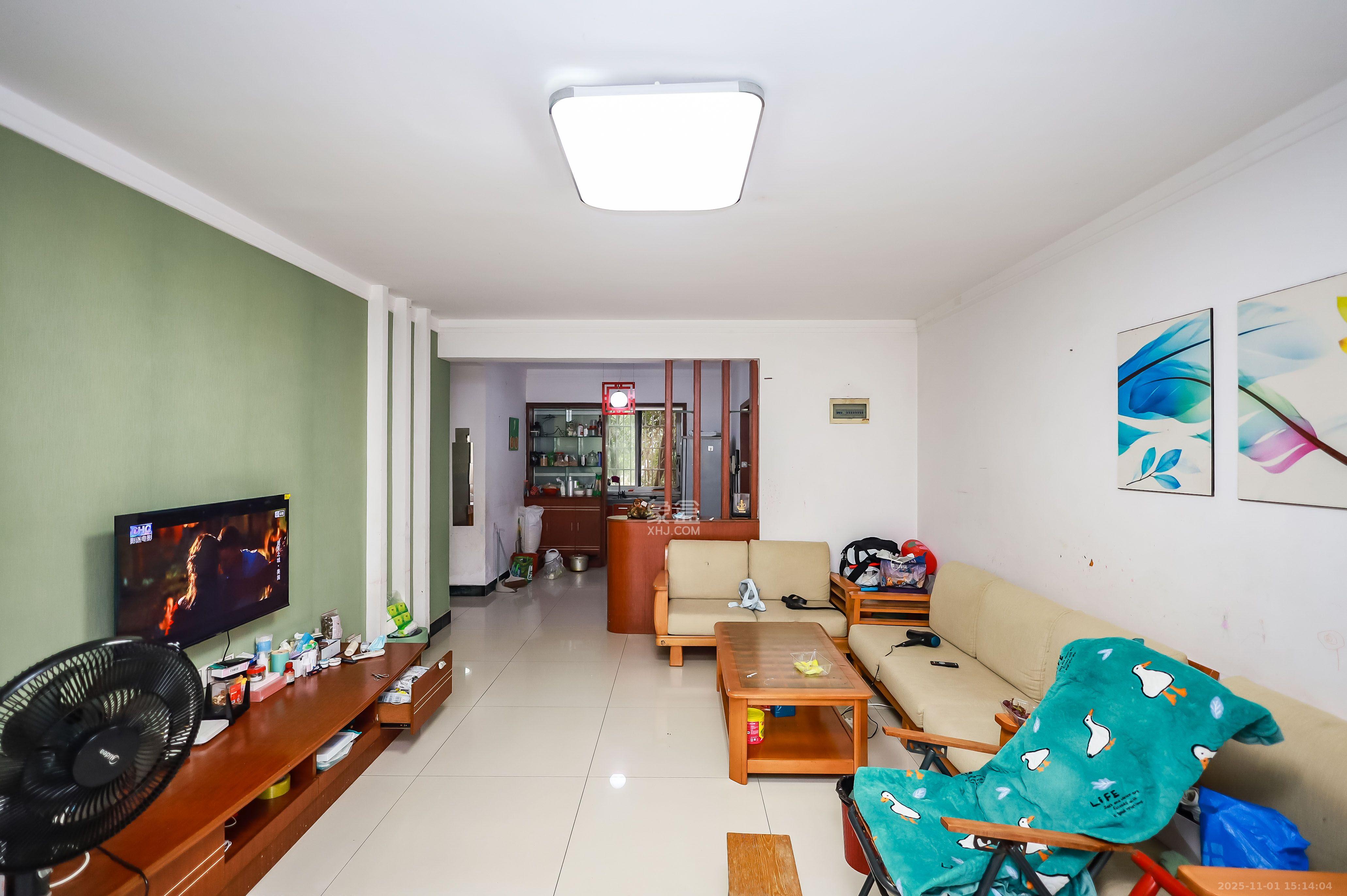 长房西郡  3室1厅1卫    2300.0元/月 长房西郡  3室1厅1卫    2300.0元/月室内图