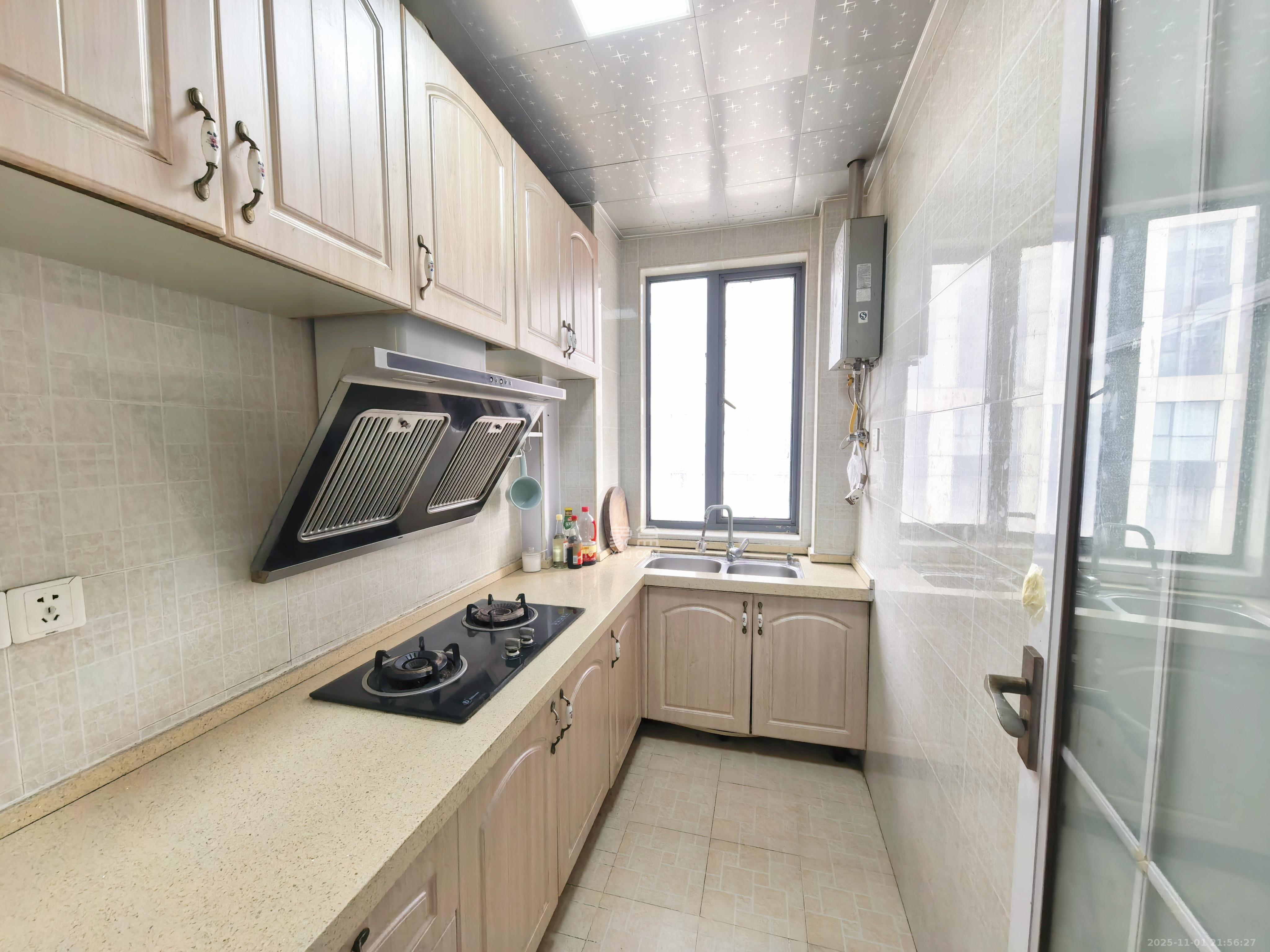 中城丽景香山园  2室2厅1卫    2200.0元/月室内图