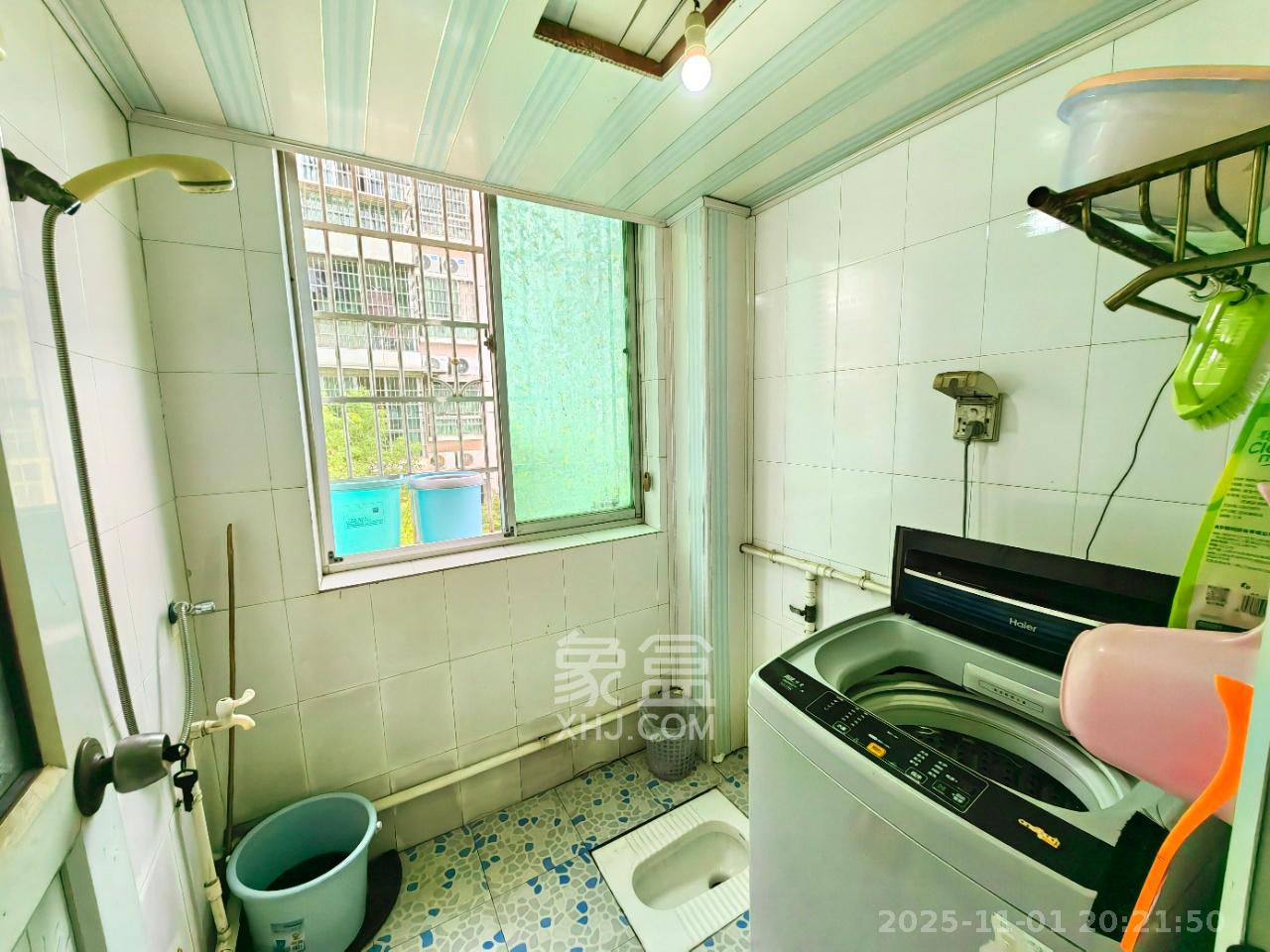 中南汽车世界  2室2厅1卫    1200.0元/月室内图