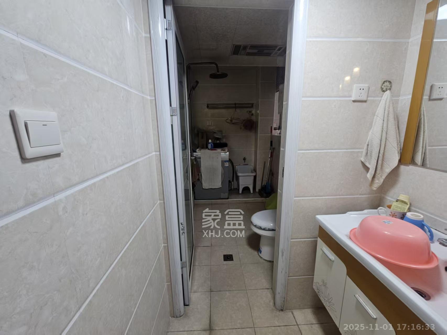 高信向日葵  2室2厅1卫    2400.0元/月室内图