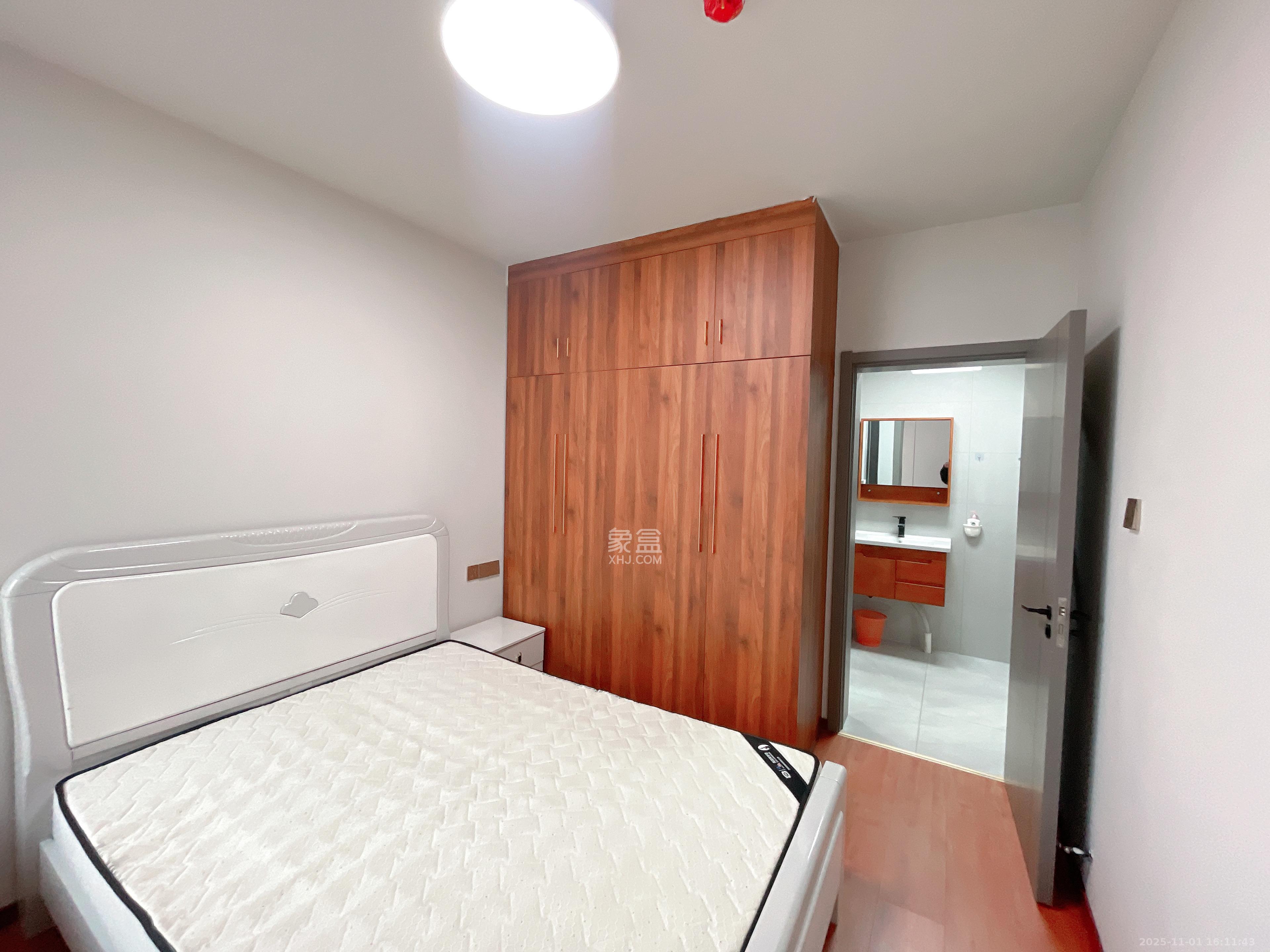 保利西海岸B区  2室1厅1卫    3000.0元/月室内图