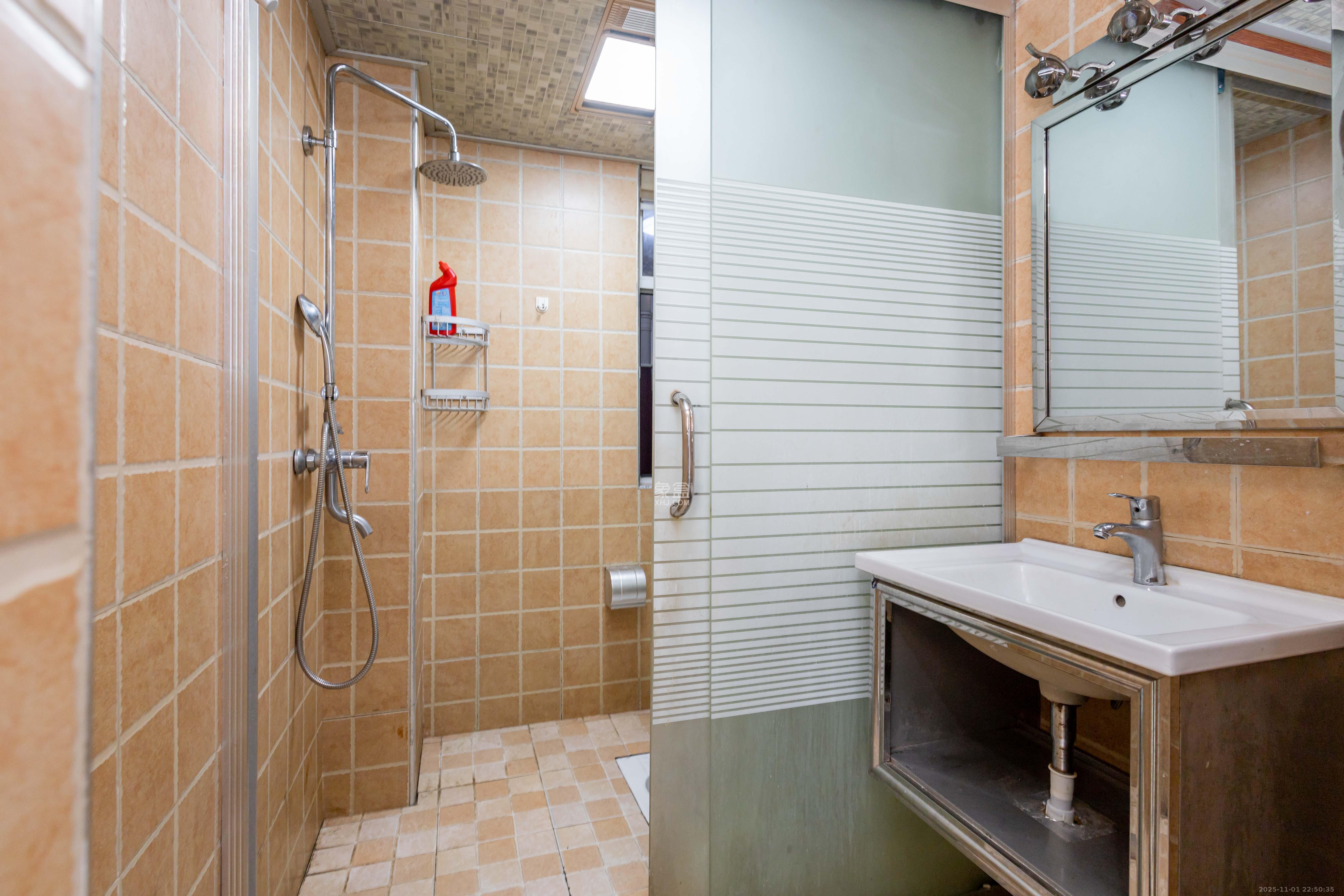 紫云阁  2室2厅1卫    35.8万卫生间