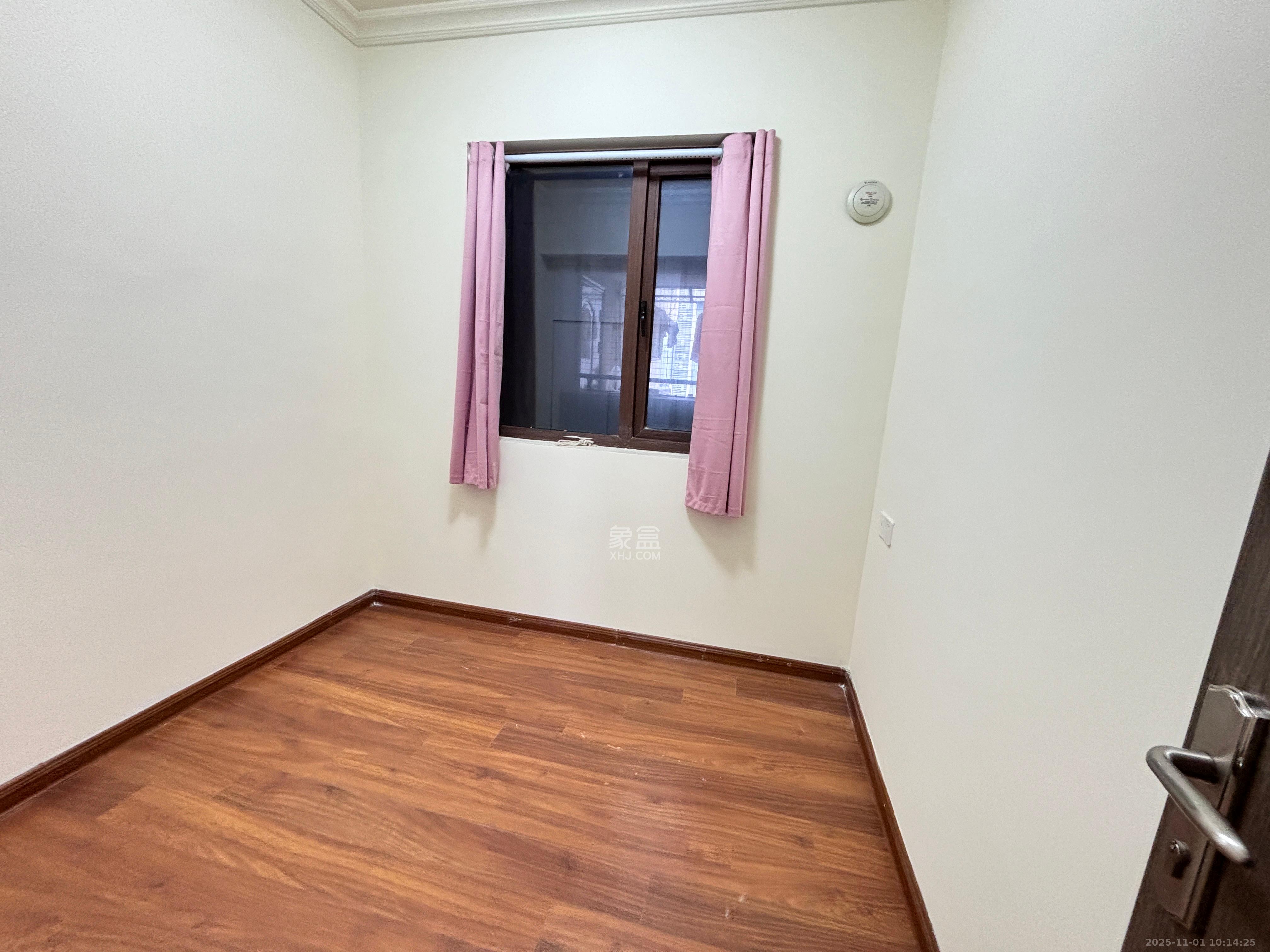 碧桂园翘楚棠  3室2厅2卫    2300.0元/月室内图