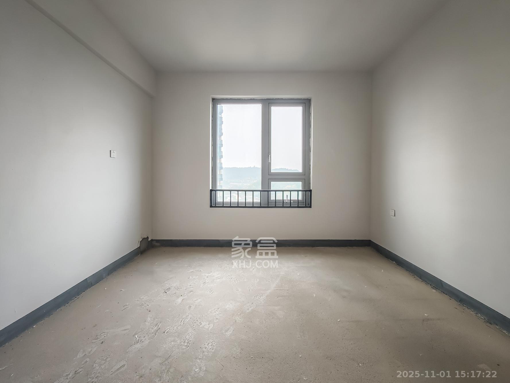 湘江壹号一二三期（创远湘江壹号）  5室2厅4卫    258.0万卧室