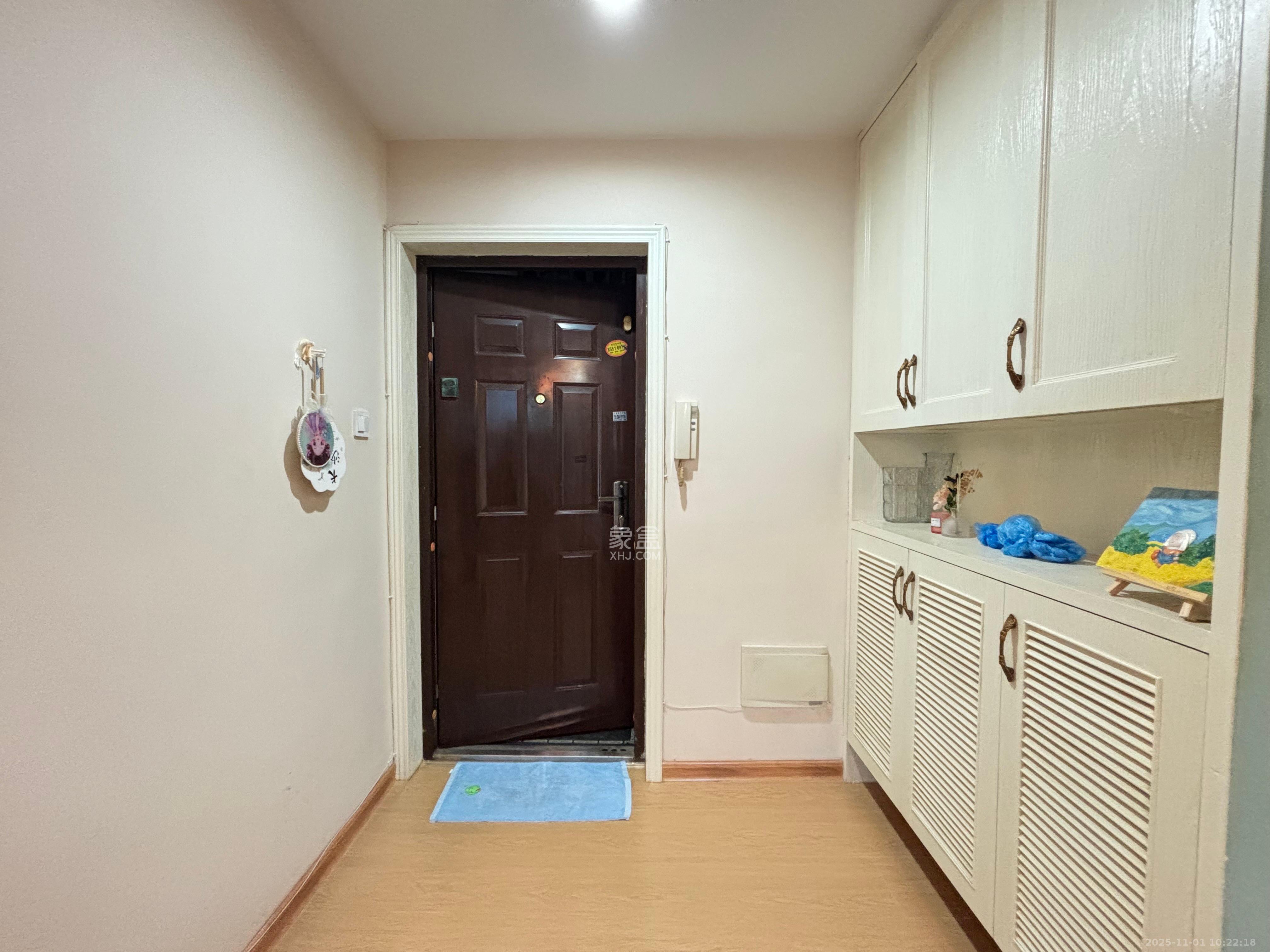 都市春天  1室1厅1卫    1900.0元/月室内图