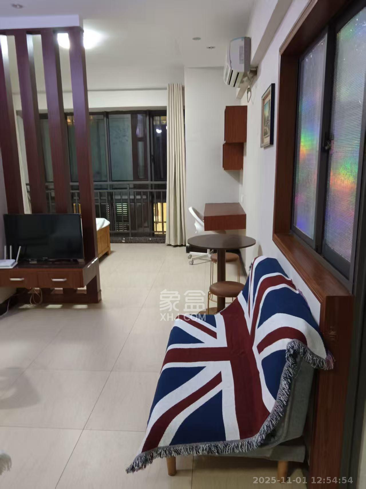 摩天一号 1室1厅1卫 1800.0元/月 摩天一号 1室1厅1卫 1800.0元/月室内图