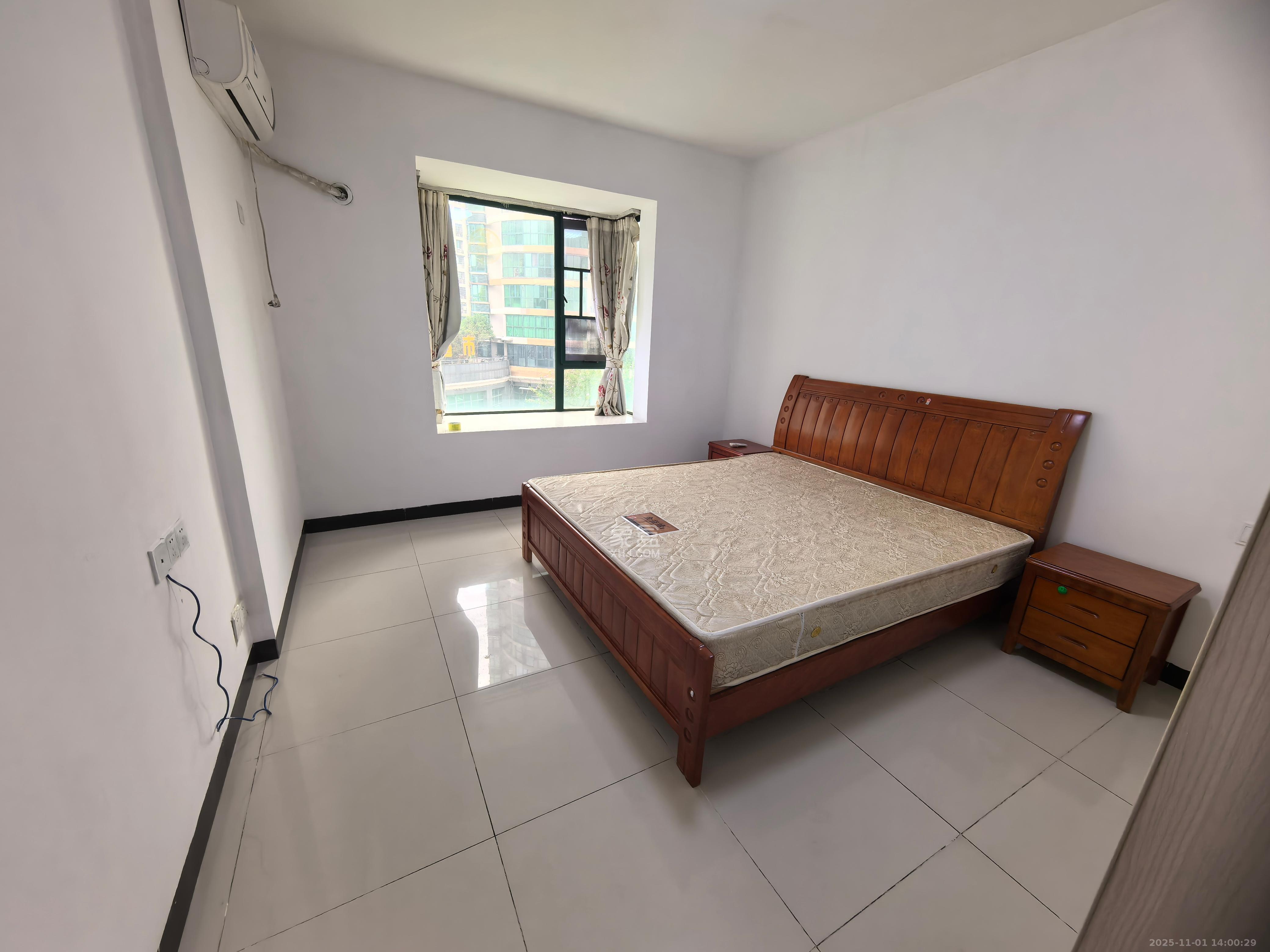 湖韵佳苑  3室2厅1卫    2700.0元/月室内图